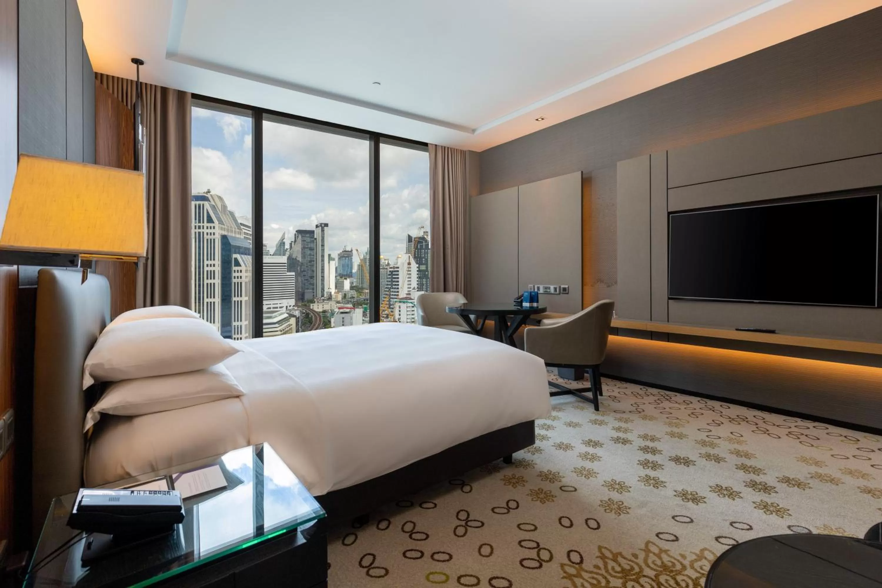 Bed in Hyatt Regency Bangkok Sukhumvit