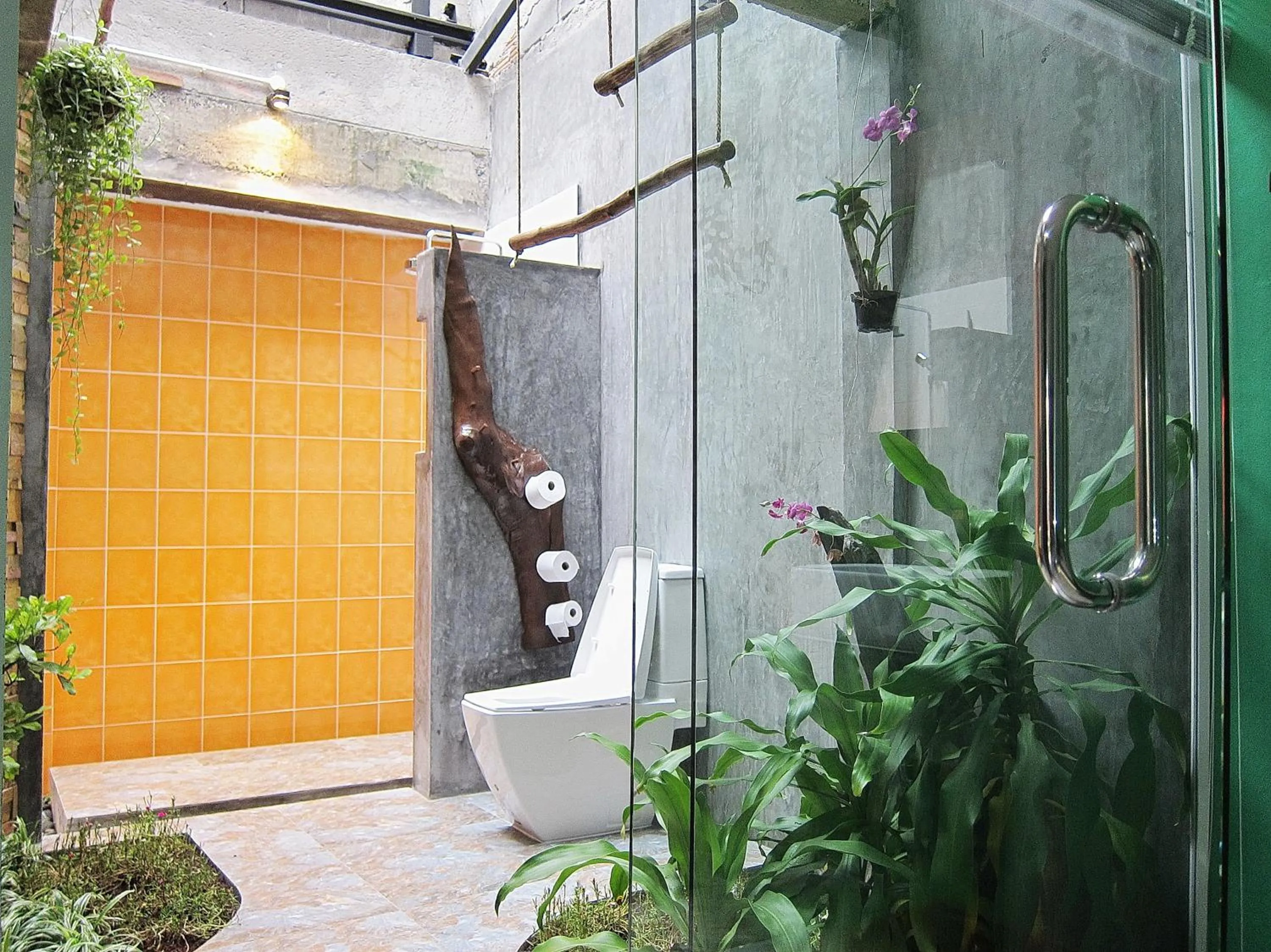 Bathroom in Forest Bungalows & Mama's Restaurant