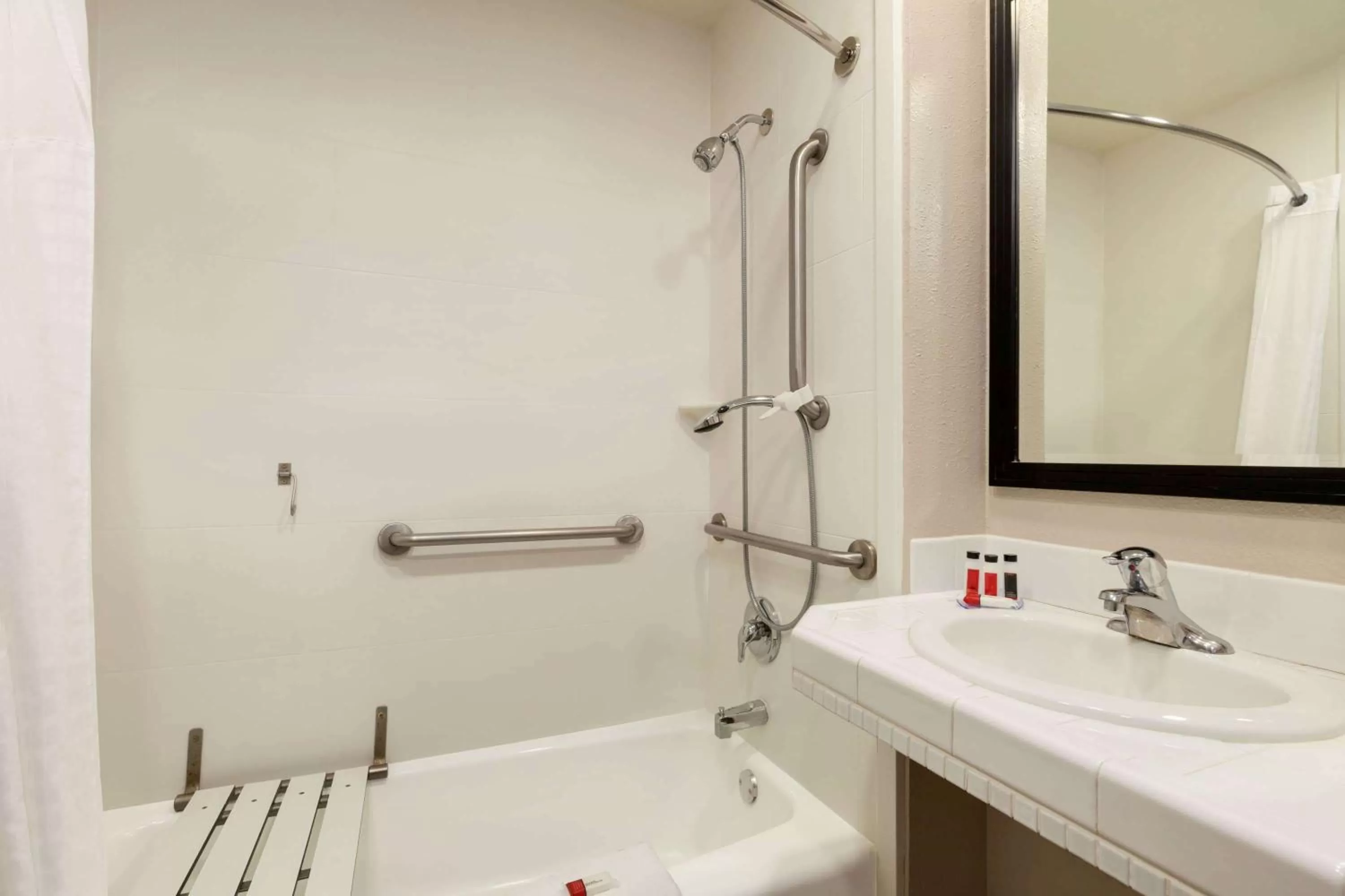 Bathroom in Days Inn by Wyndham Eureka CA