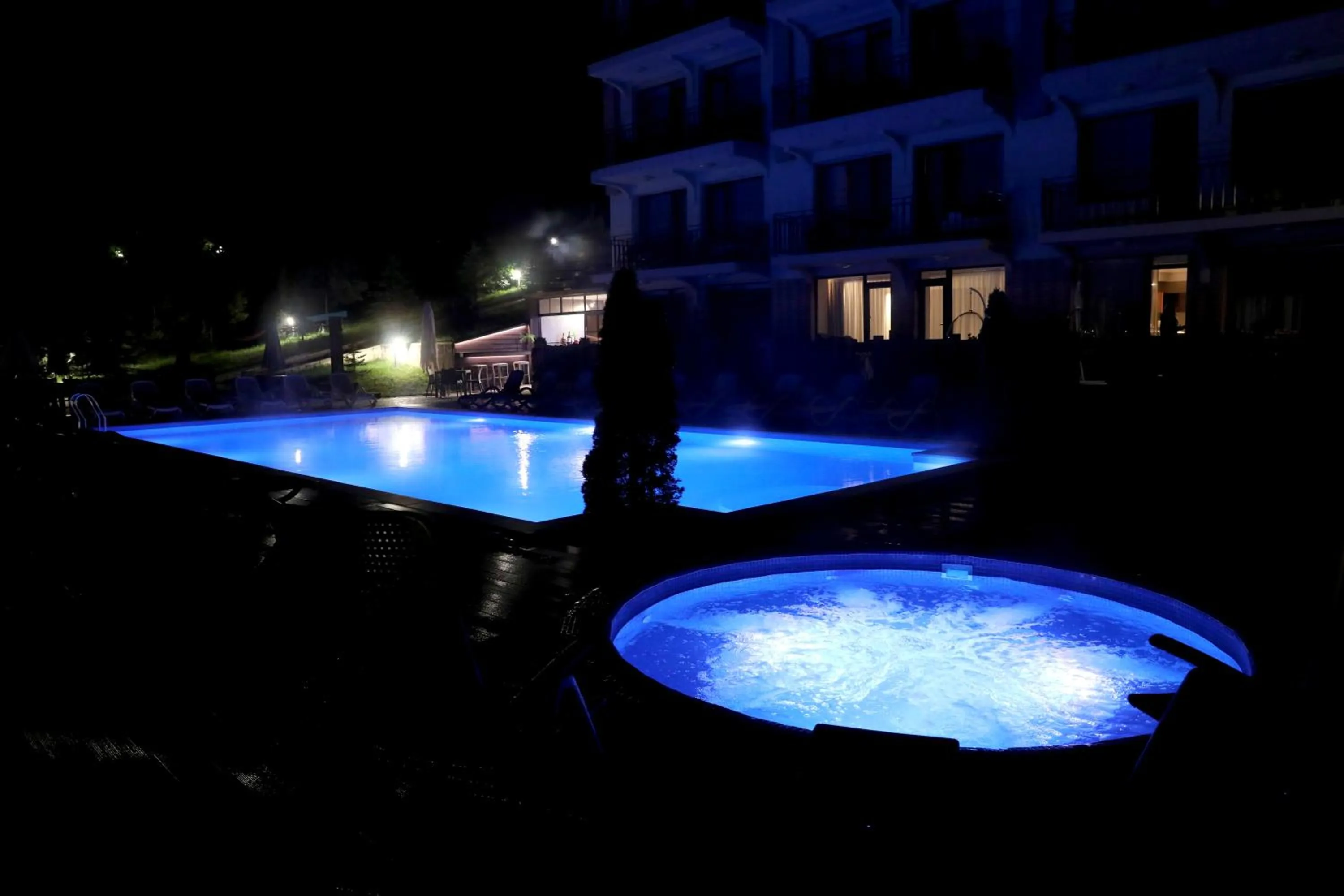Swimming pool in Best Western Plus Paradise Hotel Dilijan