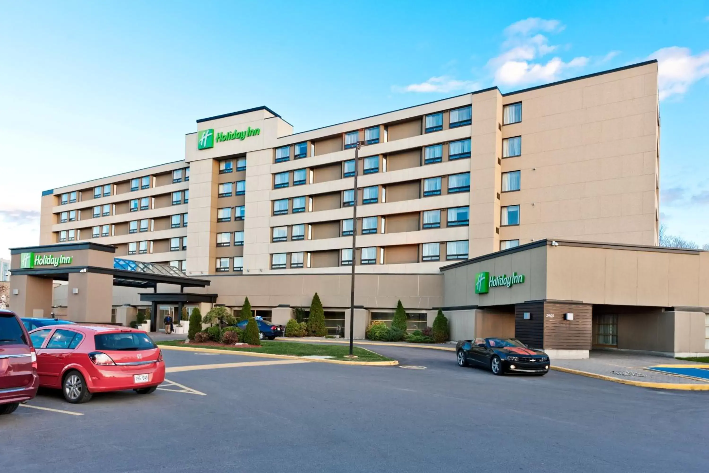 Property Building in Holiday Inn Laval Montreal, an IHG Hotel