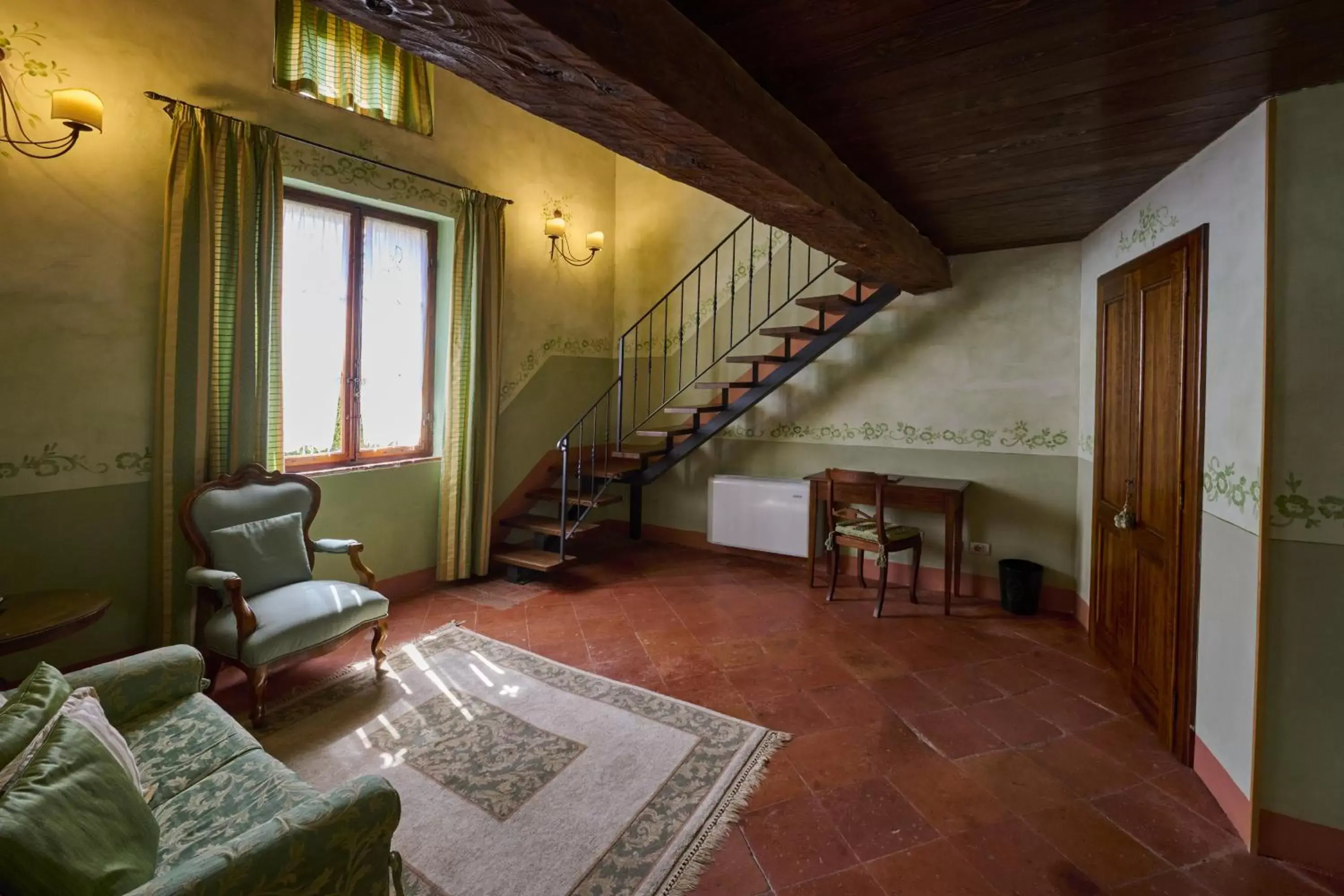 Photo of the whole room, Seating Area in Villa Curina Resort