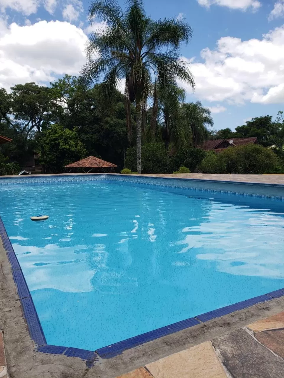 Swimming pool in Pousada da Chacara