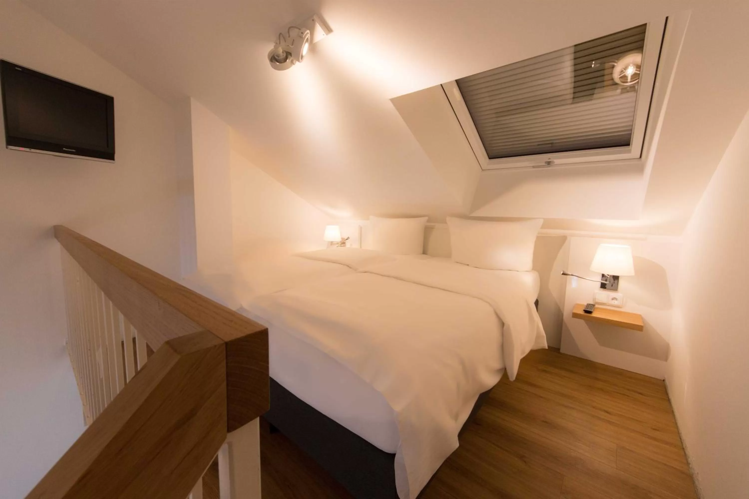 Bed in Downtown Vi Vadi Hotel