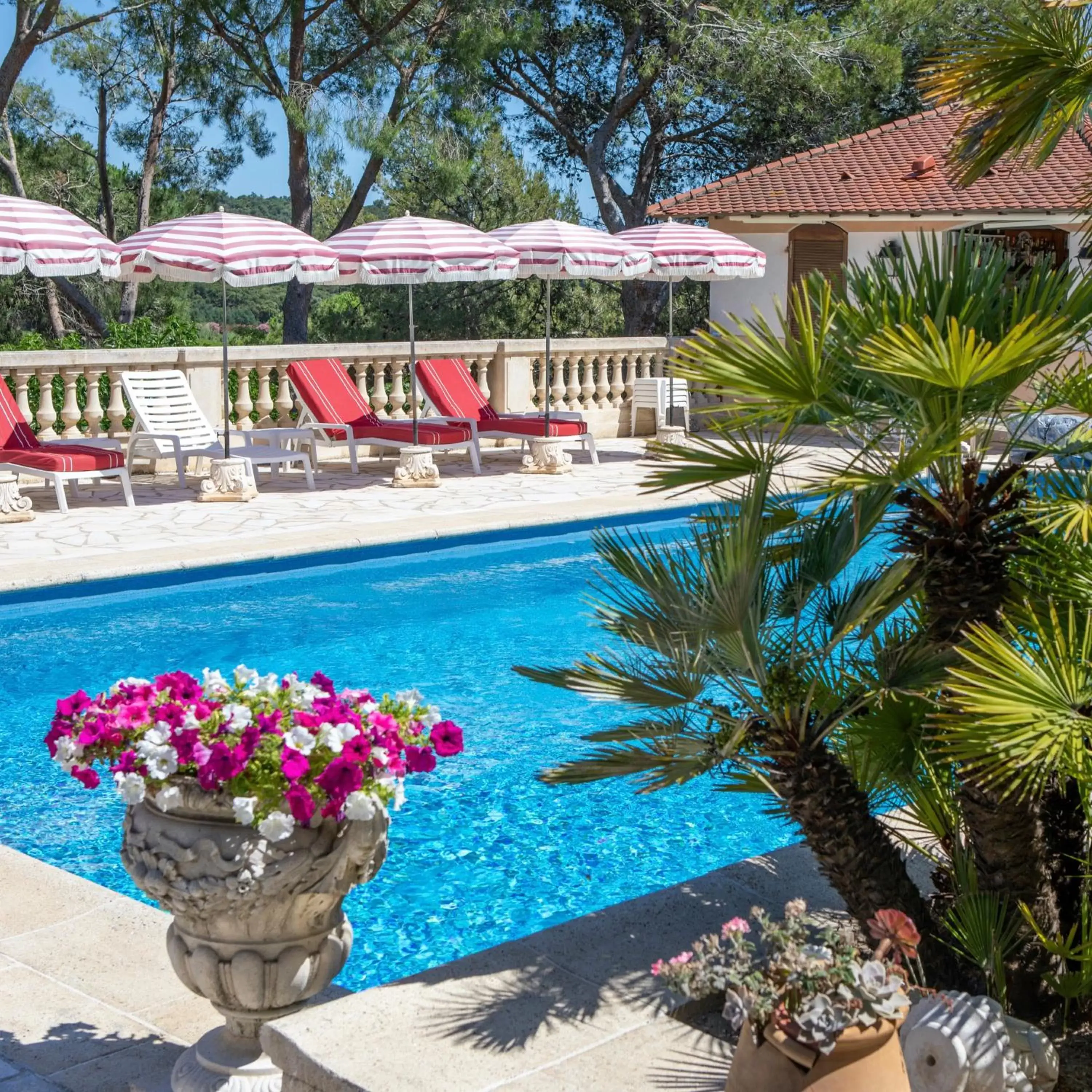 Swimming Pool in Le Château de Mei Lese