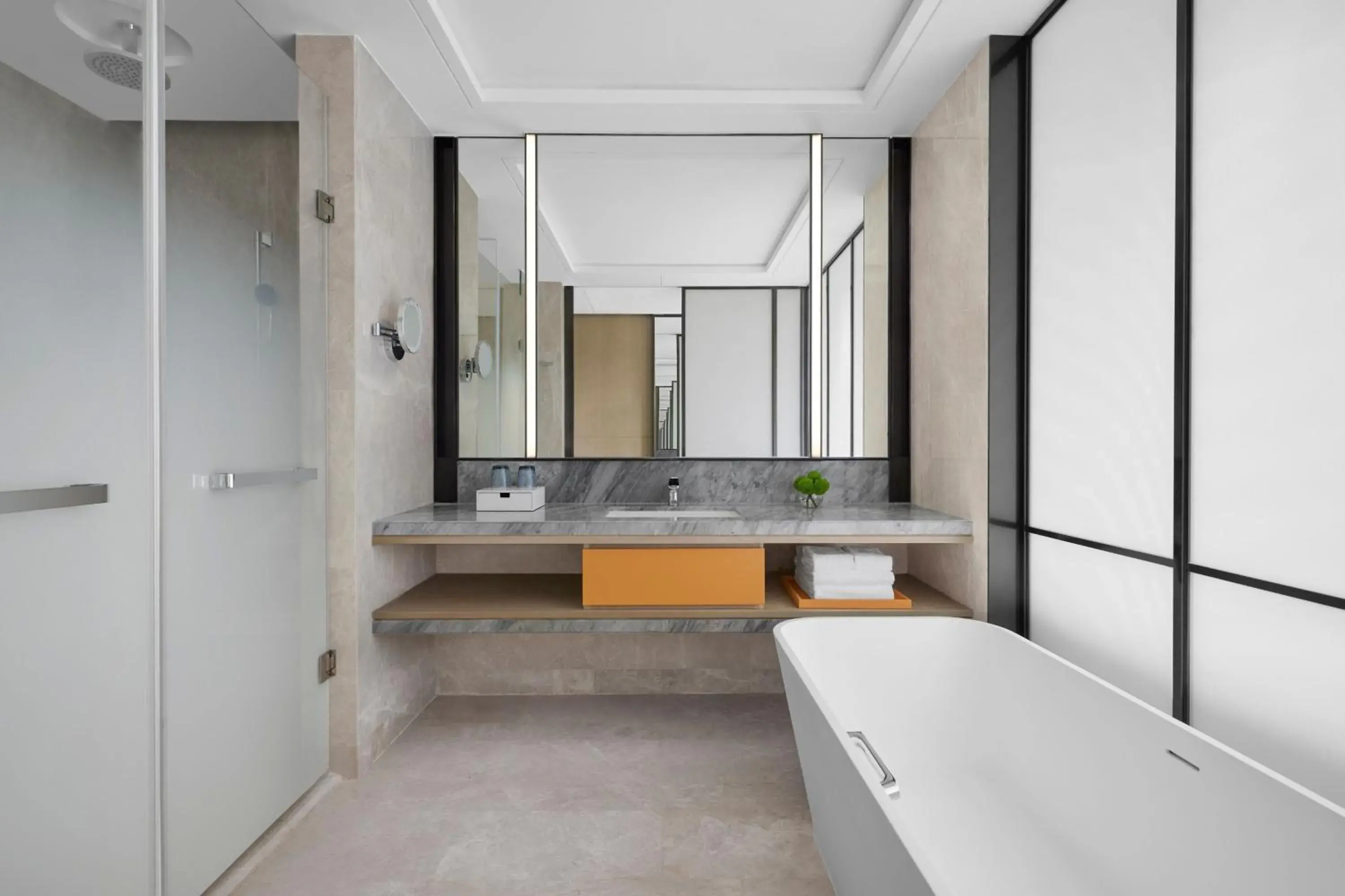 Photo of the whole room, Bathroom in Zhuhai Marriott Hotel Jinwan