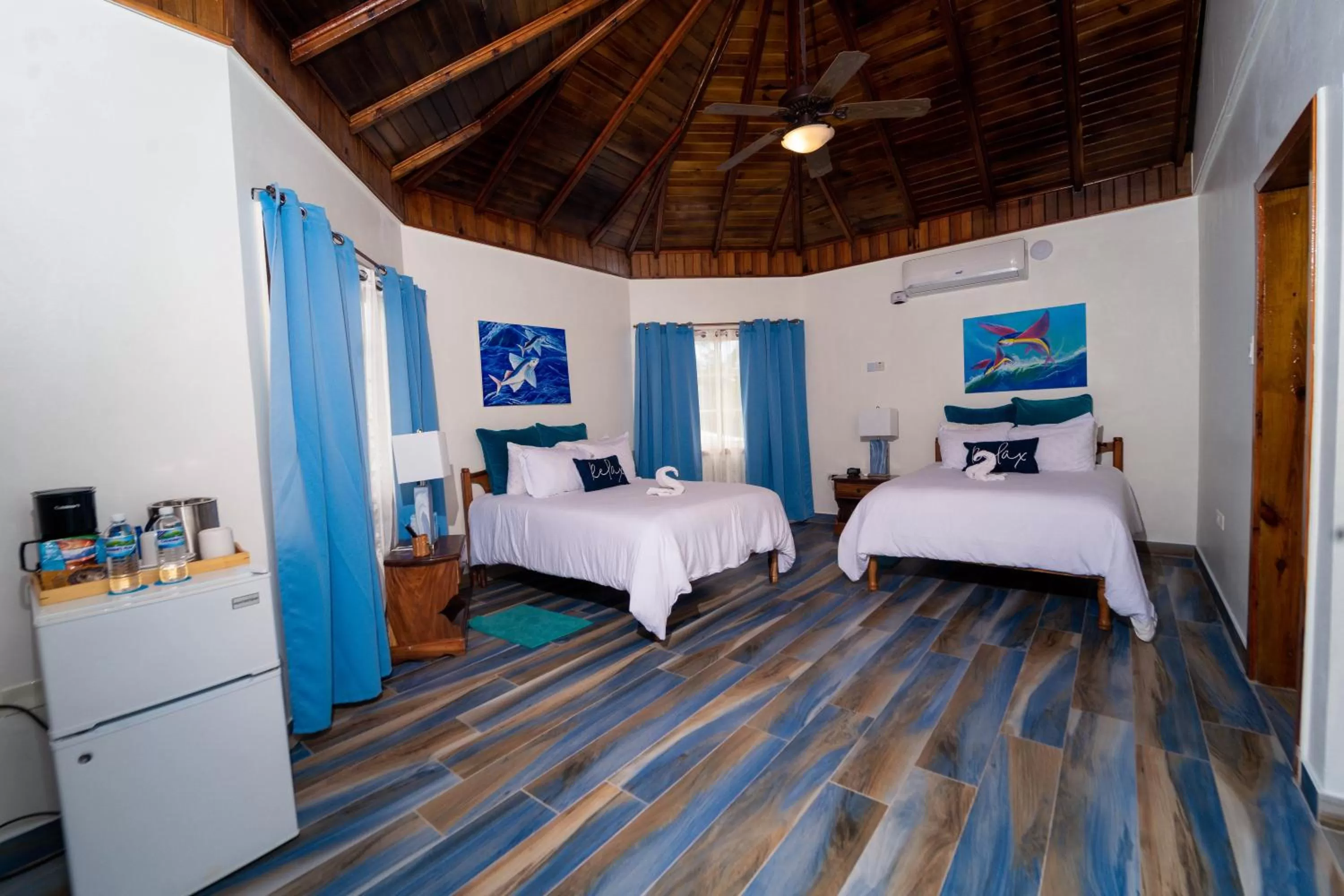 Bedroom, Bed in Blue Skies Beach Resort