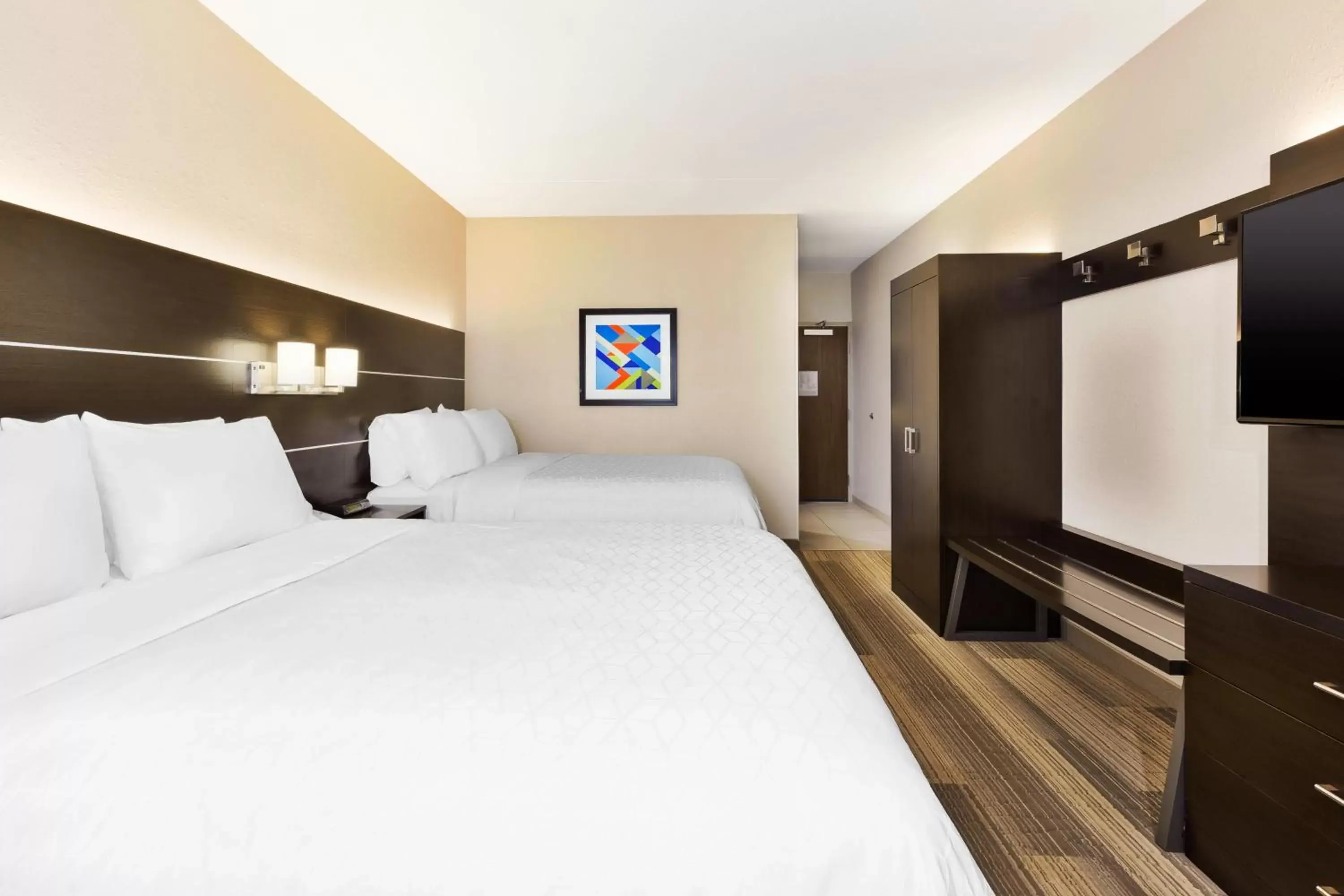 Photo of the whole room, Bed in Holiday Inn Express Detroit-Warren/General Motors Technology Center, an IHG Hotel