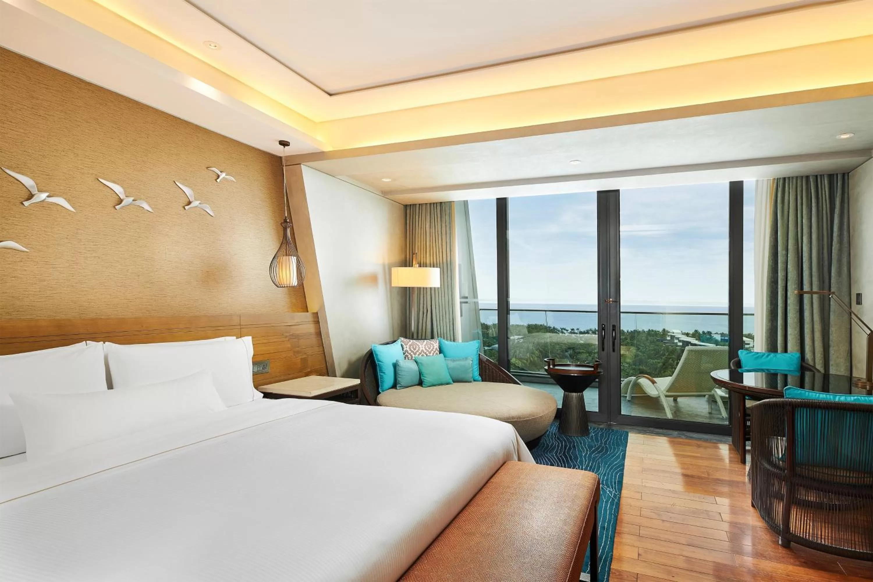 Photo of the whole room, Bed in The Westin Sanya Haitang Bay Resort