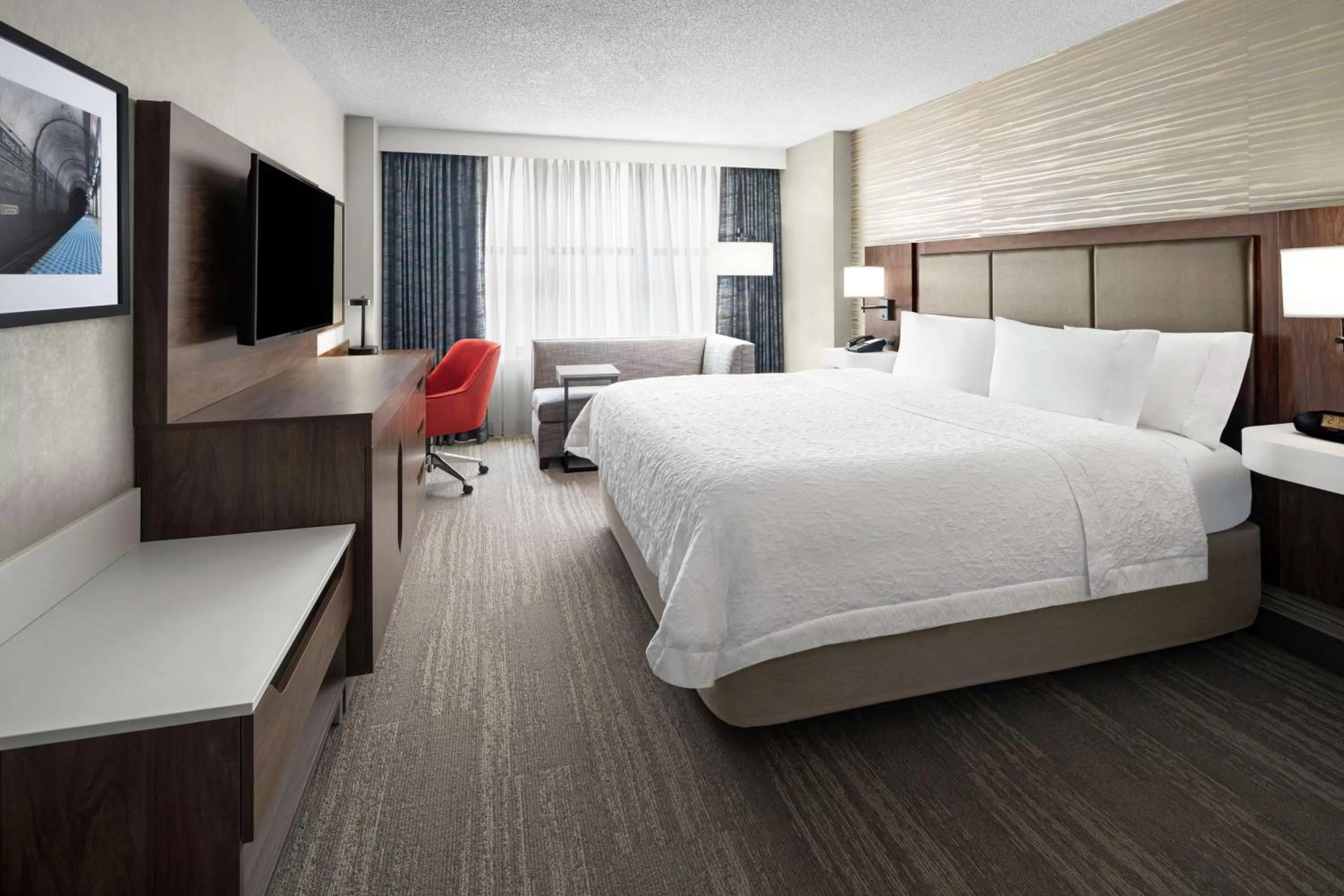 Bedroom, Bed in Hampton Inn & Suites Chicago-Downtown