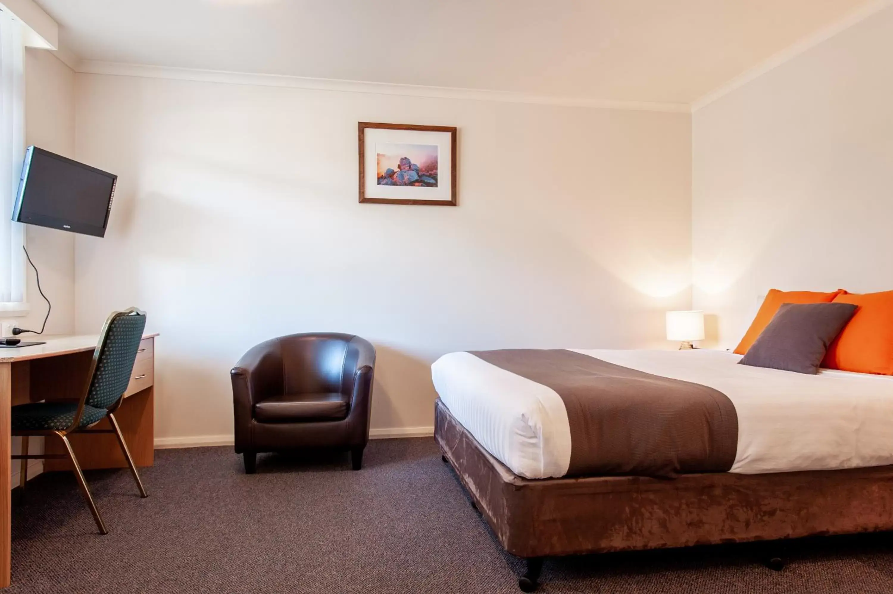 Photo of the whole room, Bed in Silver Hills Motel