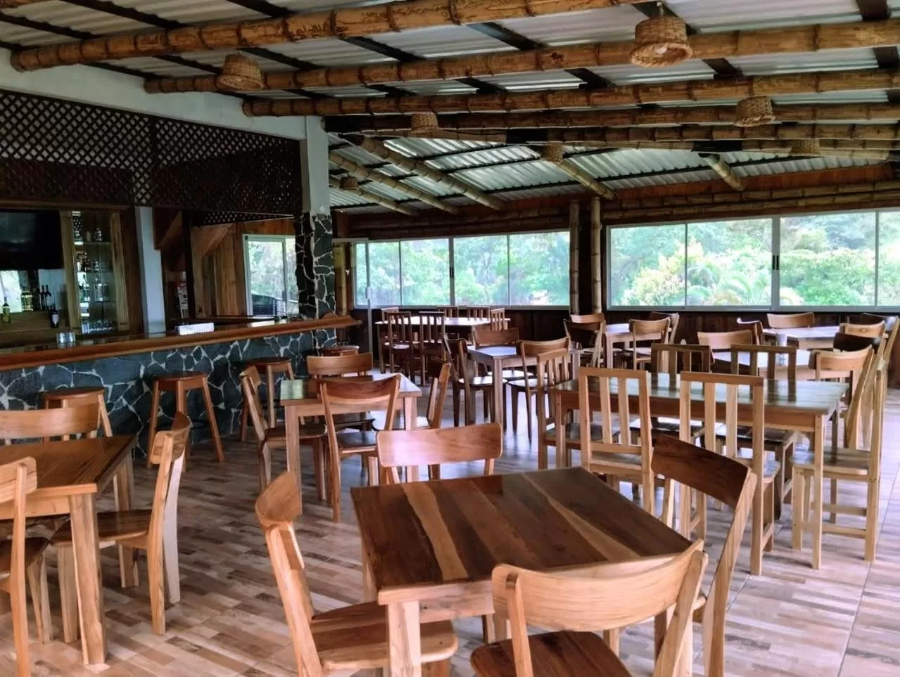 Restaurant/Places to Eat in Hotel Rivel - Adventure & Nature Retreat