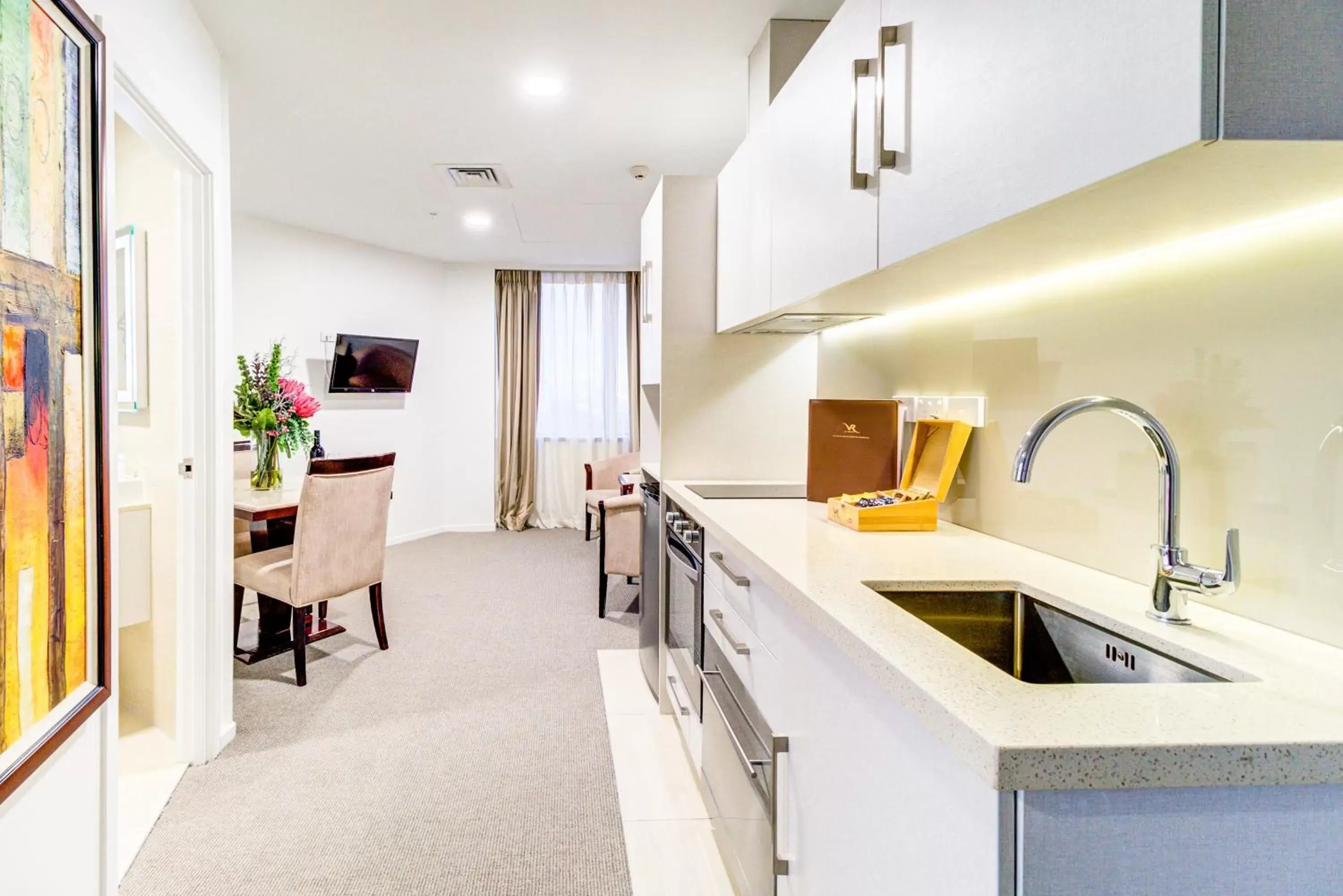 Kitchen or kitchenette, Kitchen/Kitchenette in VR Queen Street Hotel & Suites