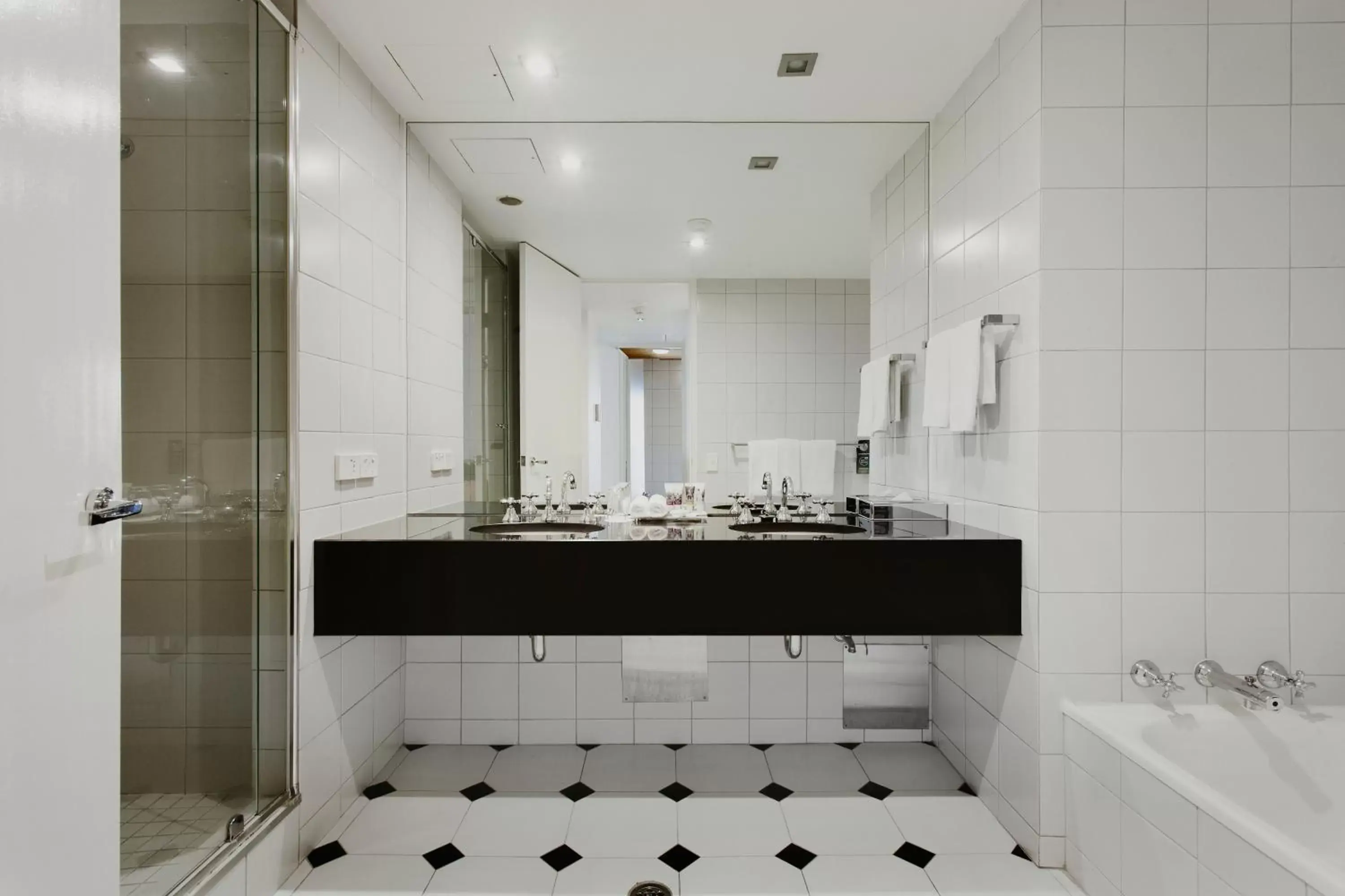 Bathroom in Mercure Melbourne Albert Park