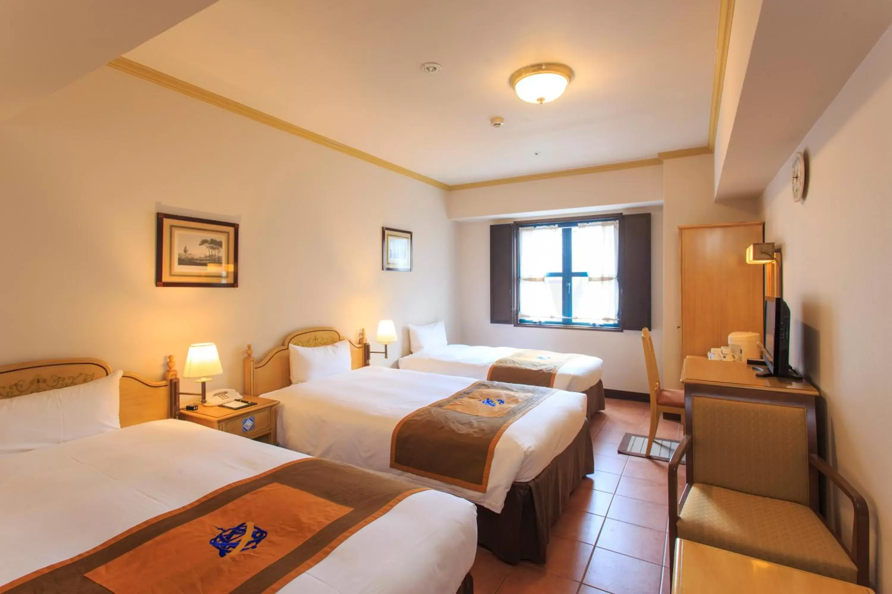 Photo of the whole room in Hotel Monterey Nagasaki