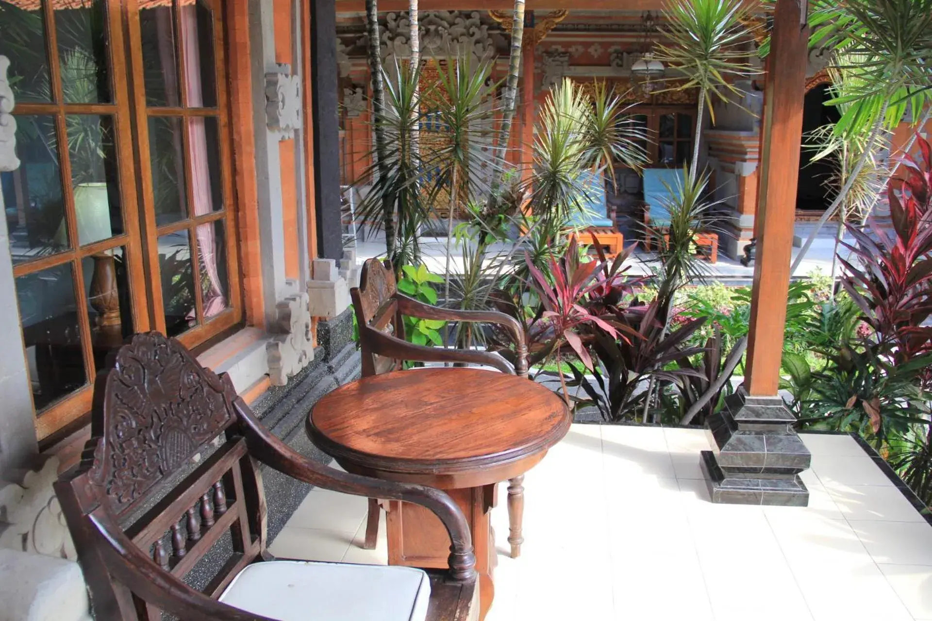 Patio in Puri Gopa Hotel