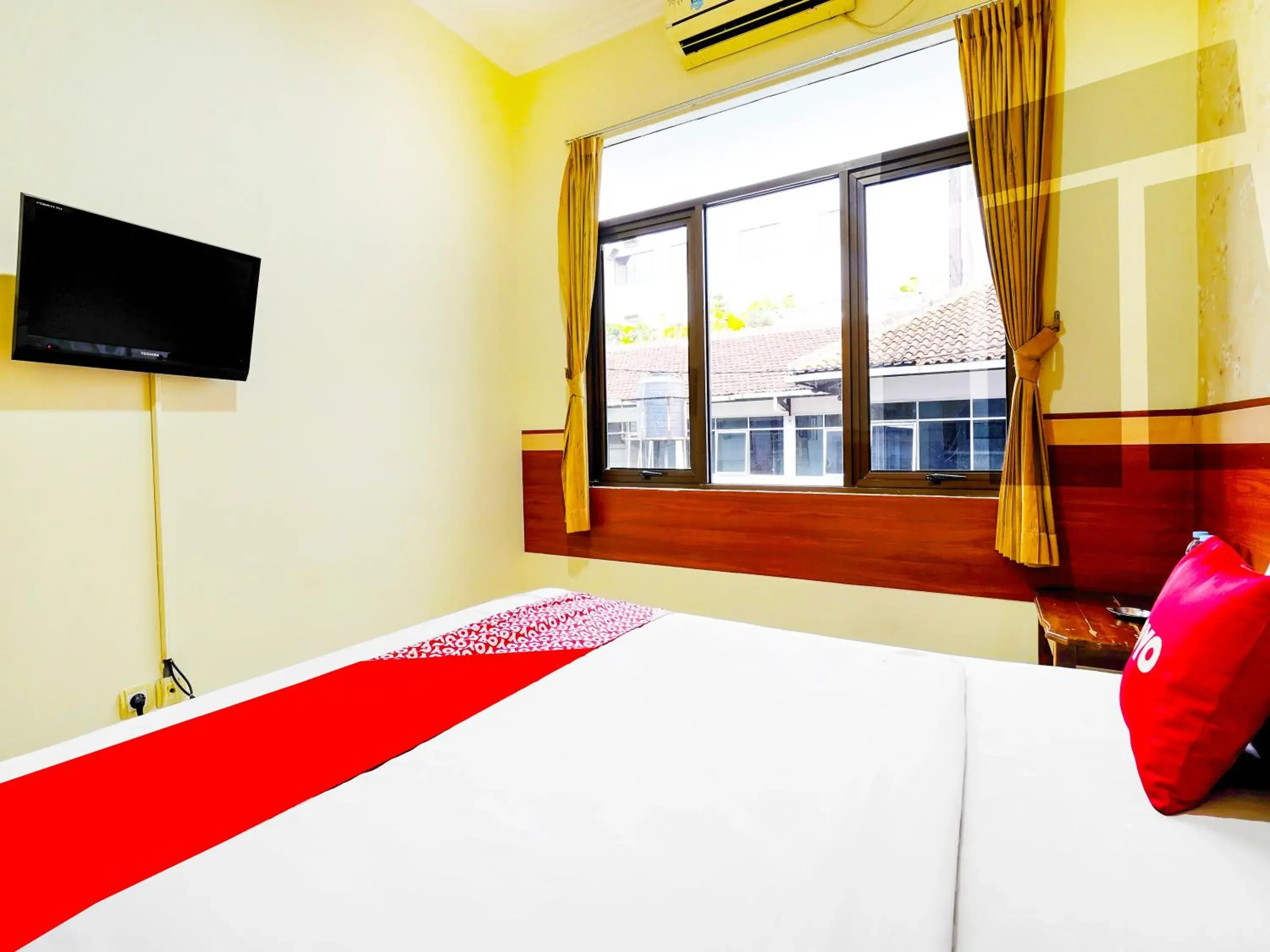 Bedroom, Bed in OYO Collection O 91297 Hotel Sakura Bedroom, Bed in OYO Collection O 91297 Hotel Sakura