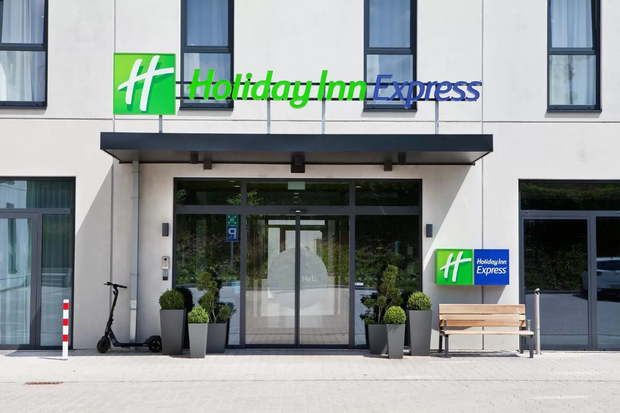 Property building in Holiday Inn Express - Remscheid