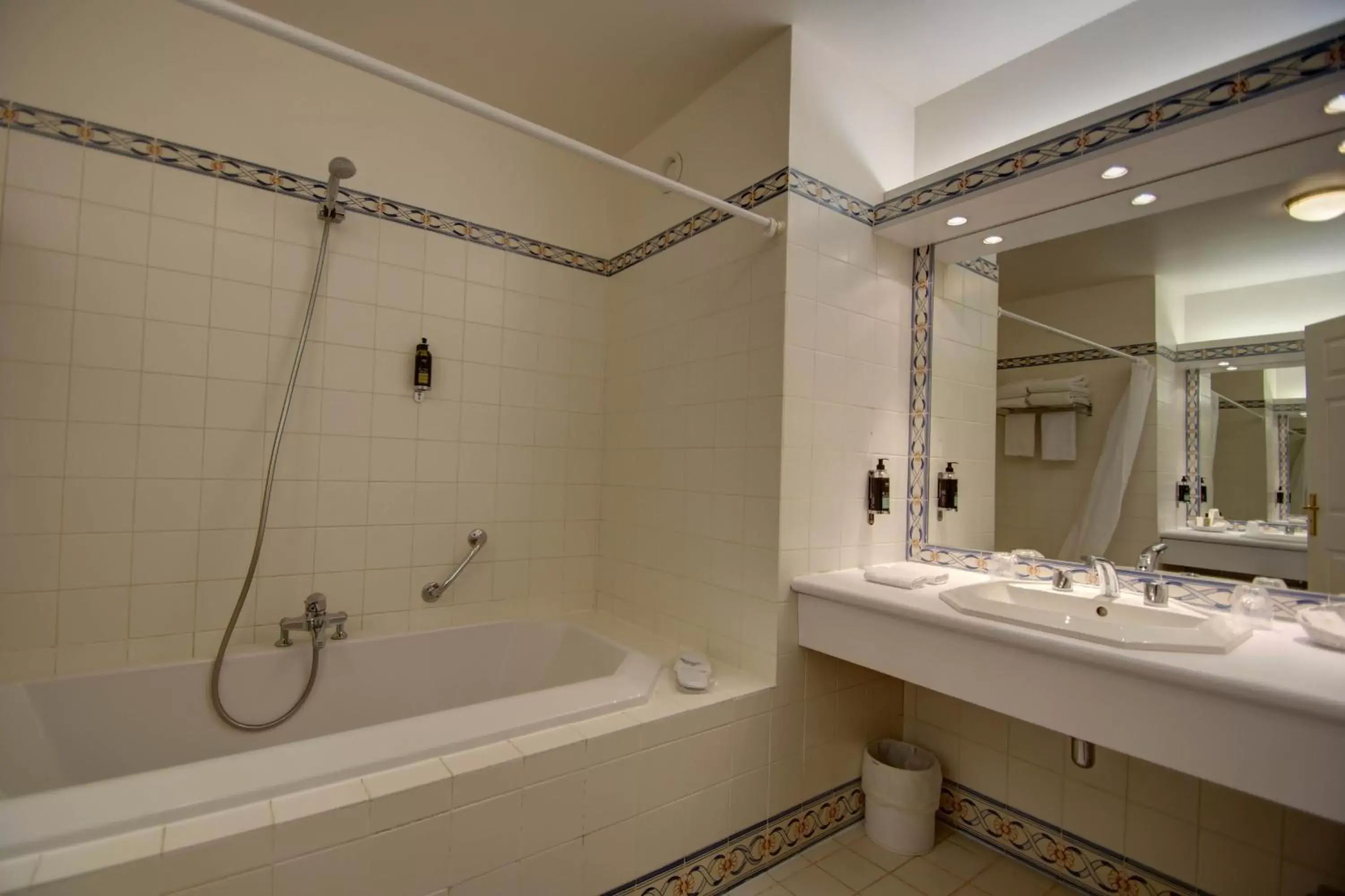 Bathroom in Hôtel du Parc