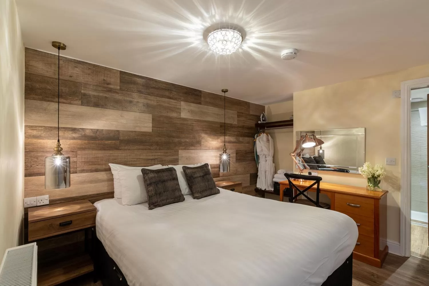 Bed in Lakes Hotel & Spa