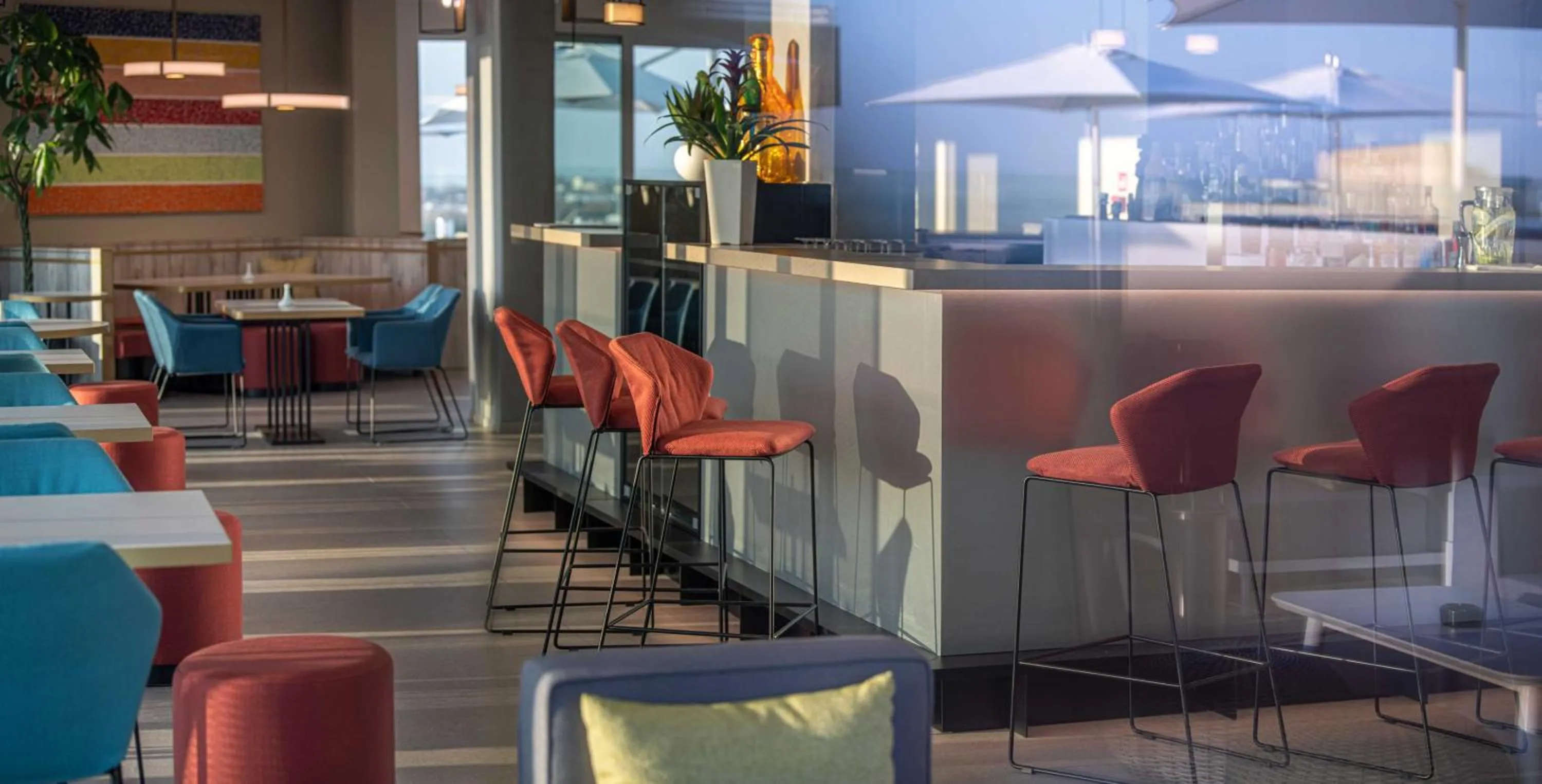 Lounge or bar in J44 Lifestyle Hotel