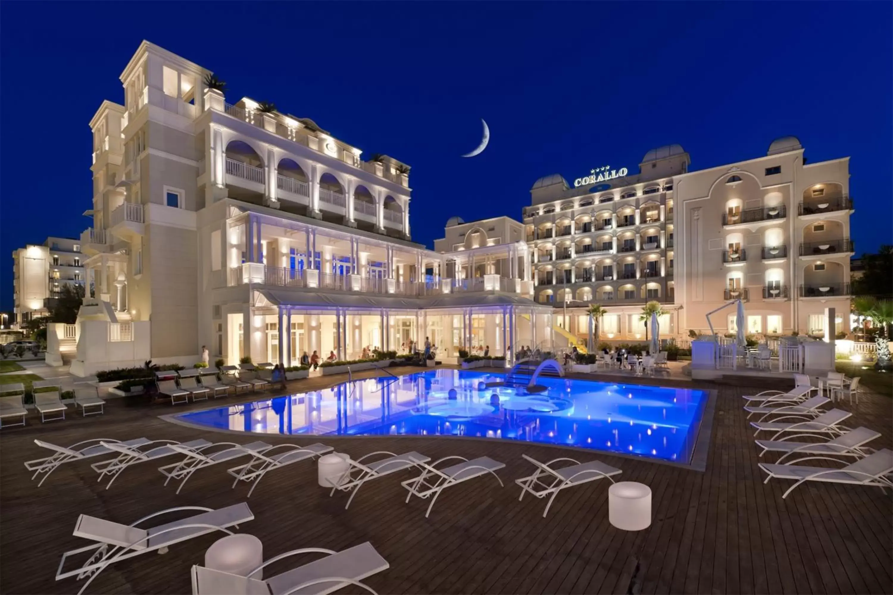 Facade/entrance, Swimming Pool in Hotel Corallo