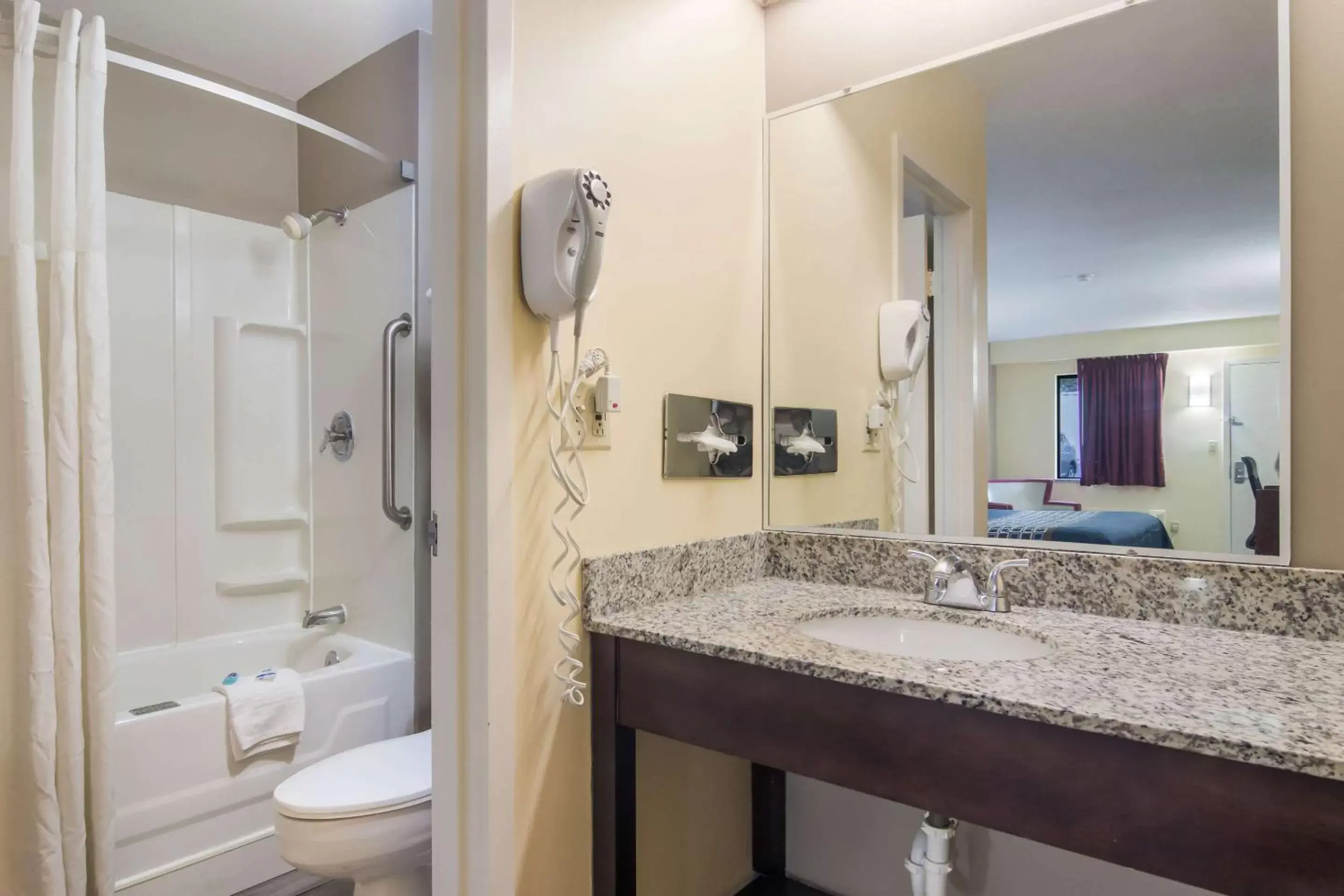 Photo of the whole room, Bathroom in Rodeway Inn & Suites Monroeville-Pittsburgh