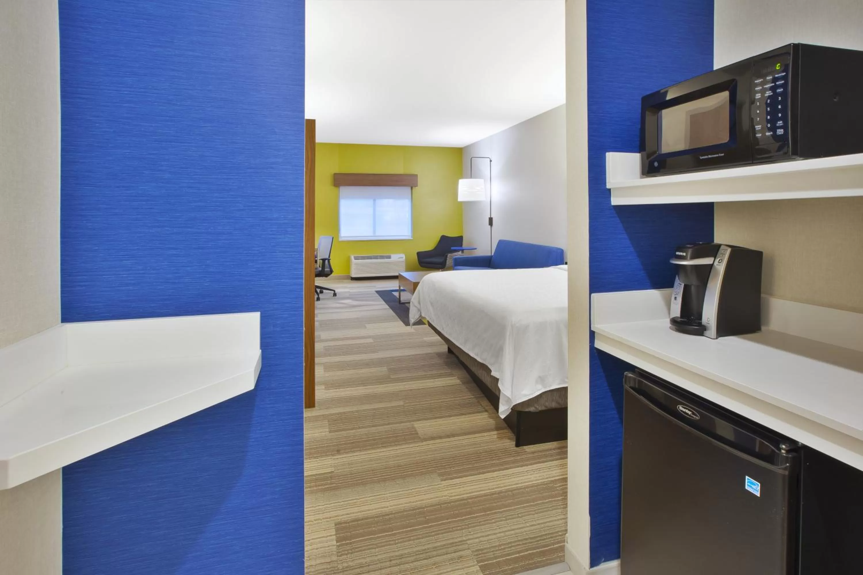 Bedroom, Bed in Holiday Inn Express Rochester-Victor by IHG