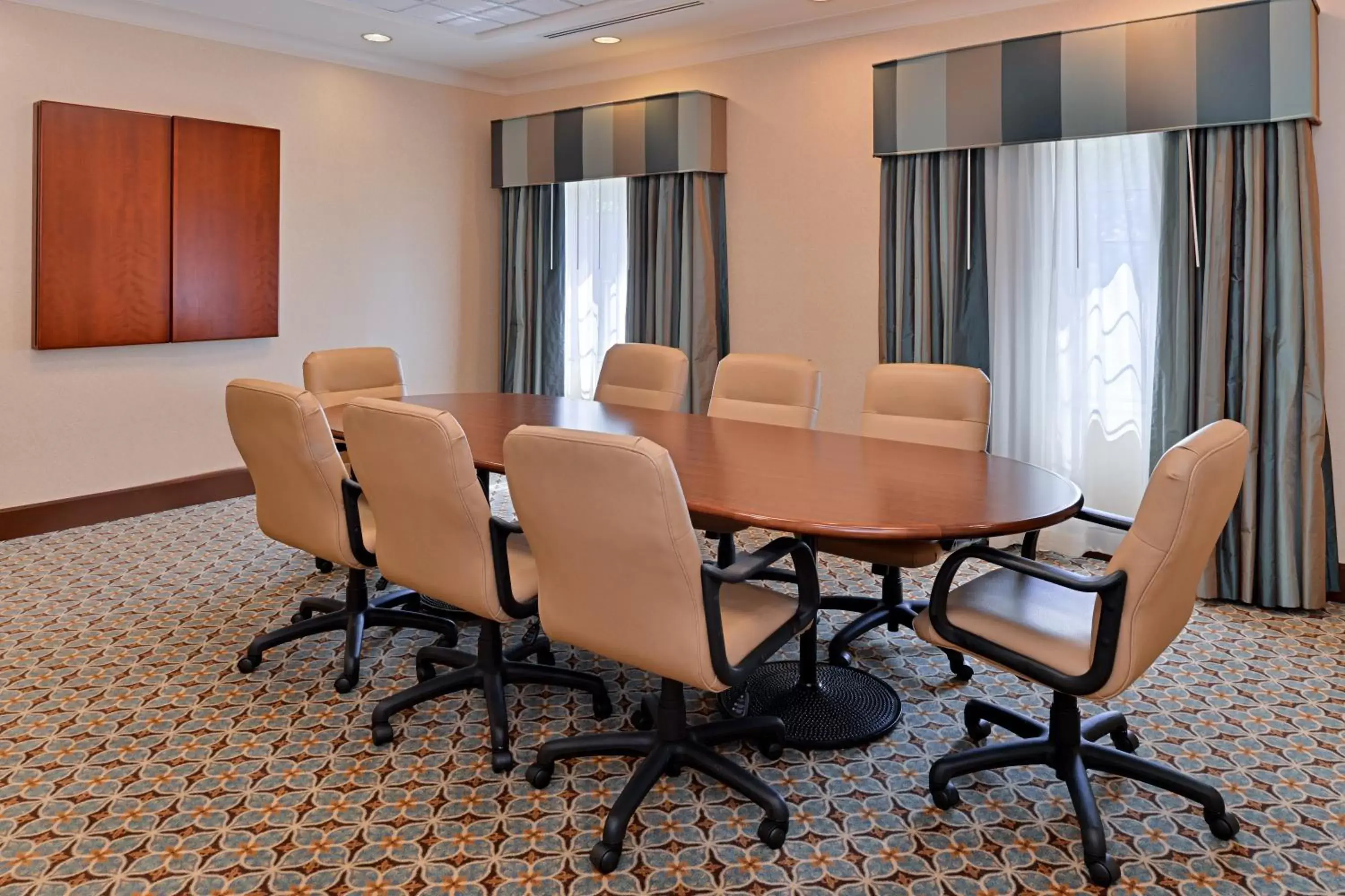 Meeting/conference room in Staybridge Suites Quantico-Stafford, an IHG Hotel