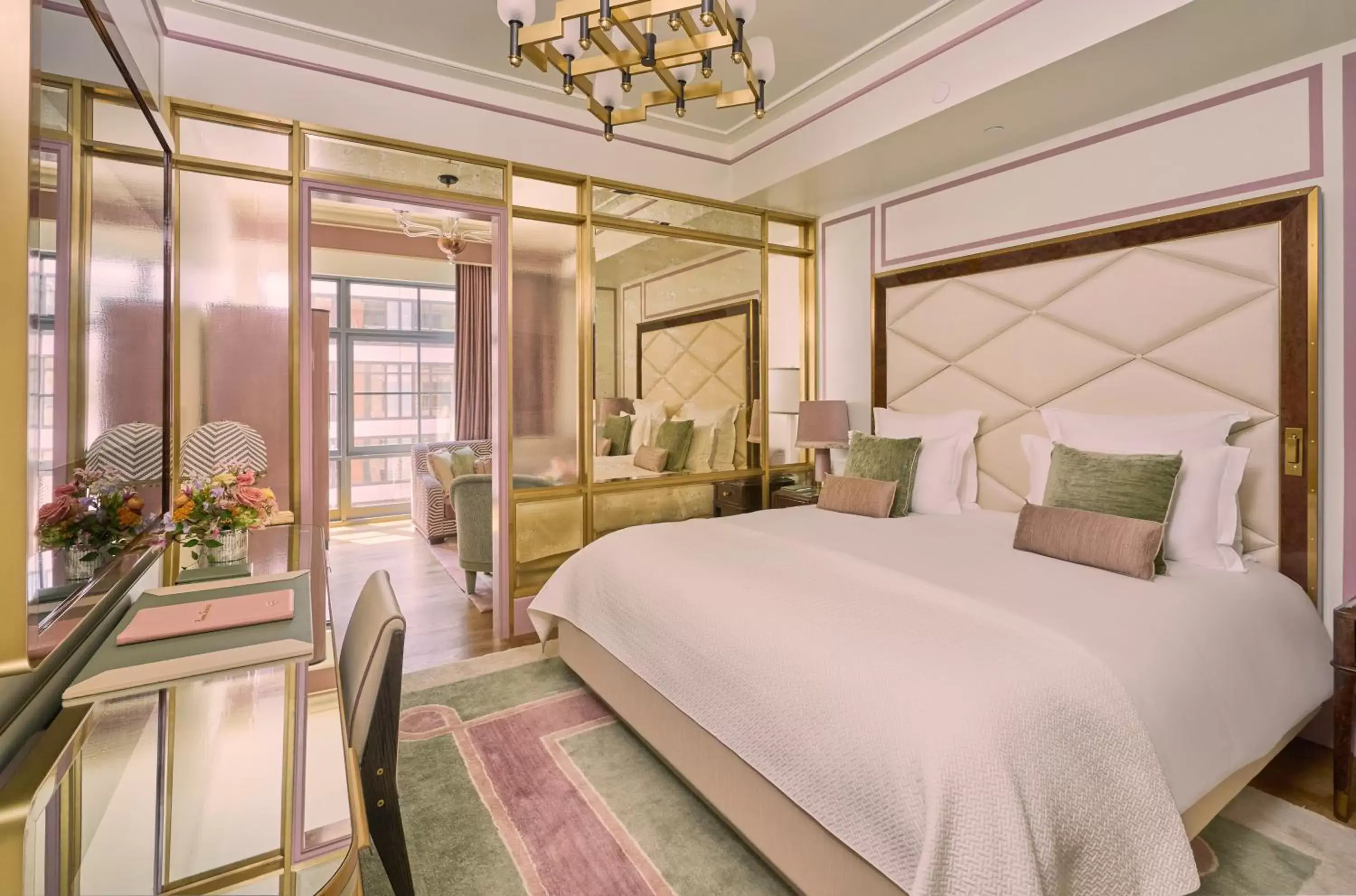 Bedroom in Hotel Barrière Fouquet's New York