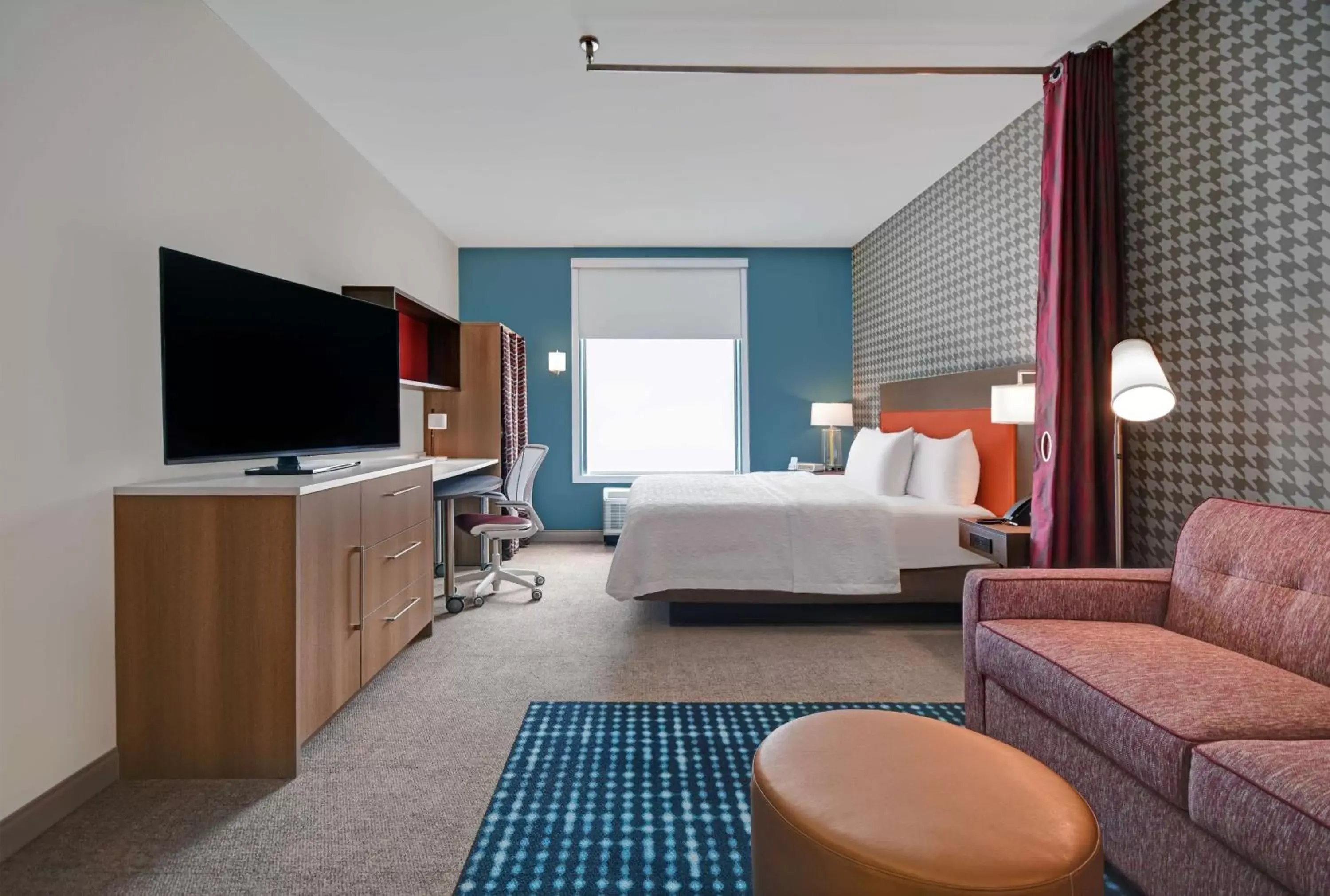 Living room, Bed in Home2 Suites by Hilton Blacksburg University Living room, Bed in Home2 Suites by Hilton Blacksburg University