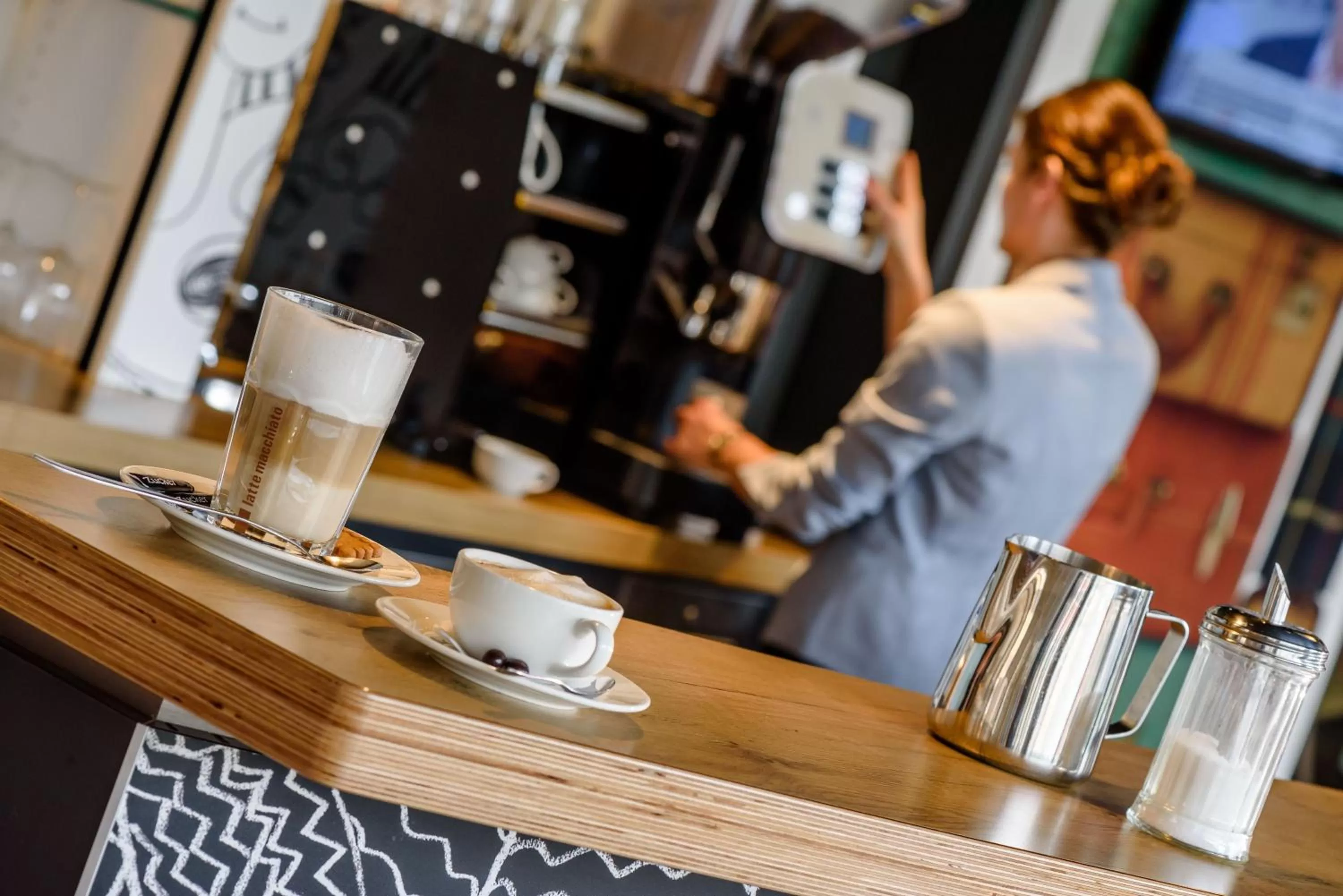 Lounge or bar in ibis Hotel Würzburg City