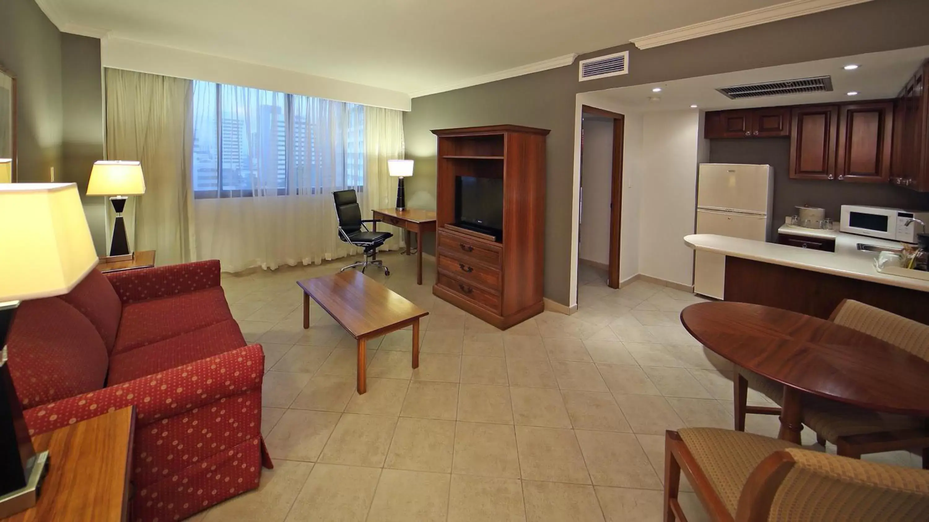 Bedroom, Seating Area in Crowne Plaza Panama, an IHG Hotel