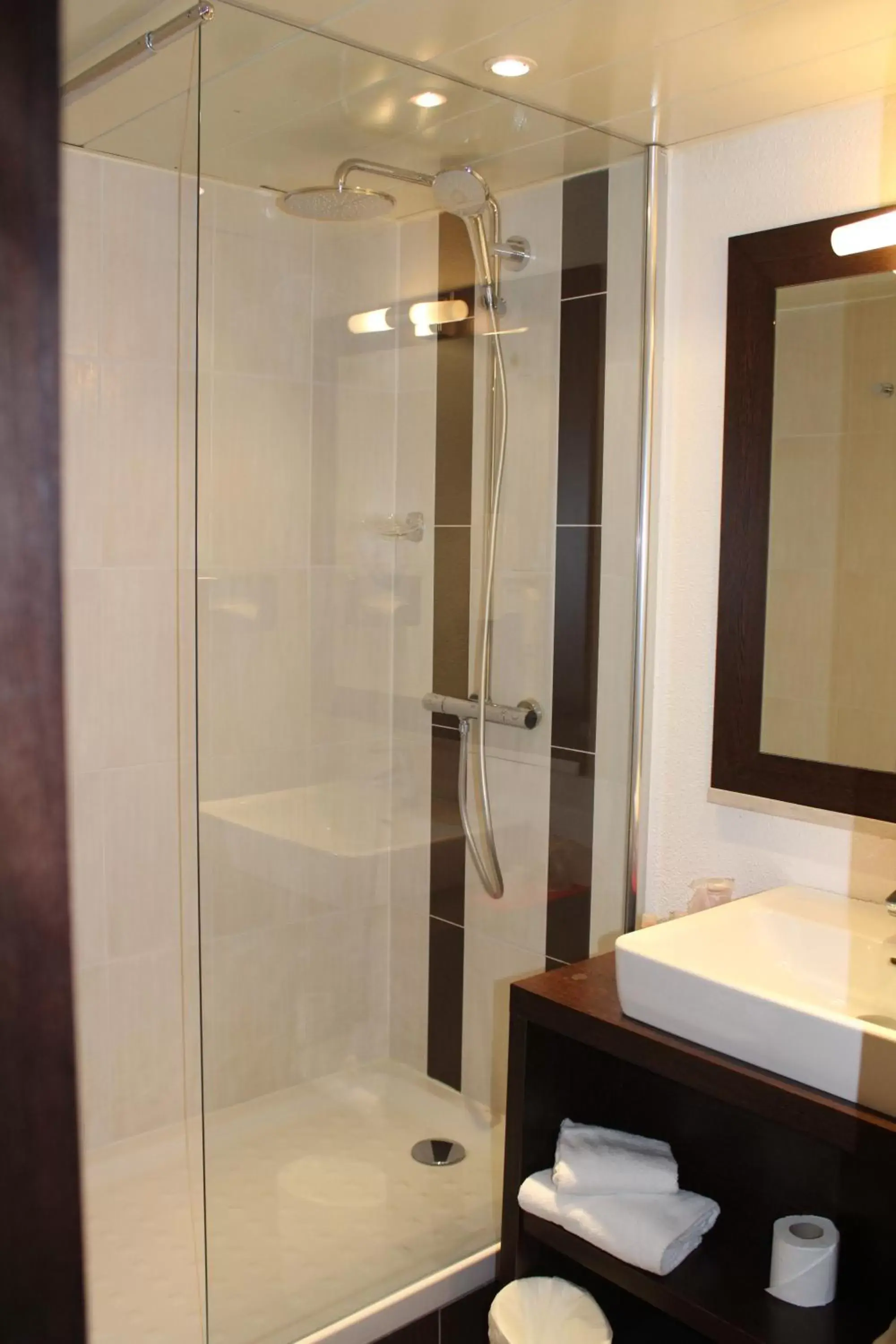 Shower, Bathroom in Golden Tulip Roissy Saint Witz