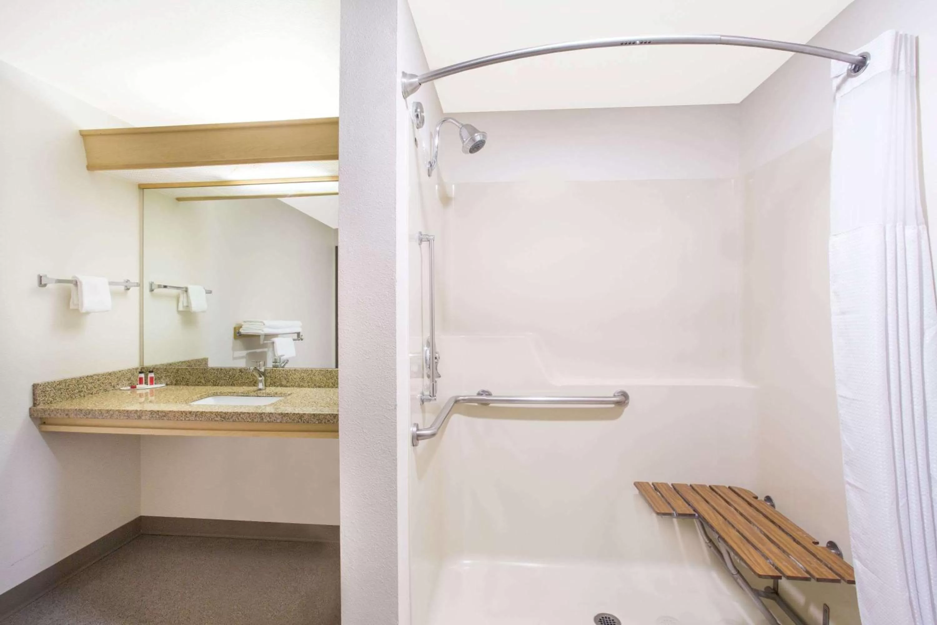 Bathroom in Super 8 by Wyndham Baker City