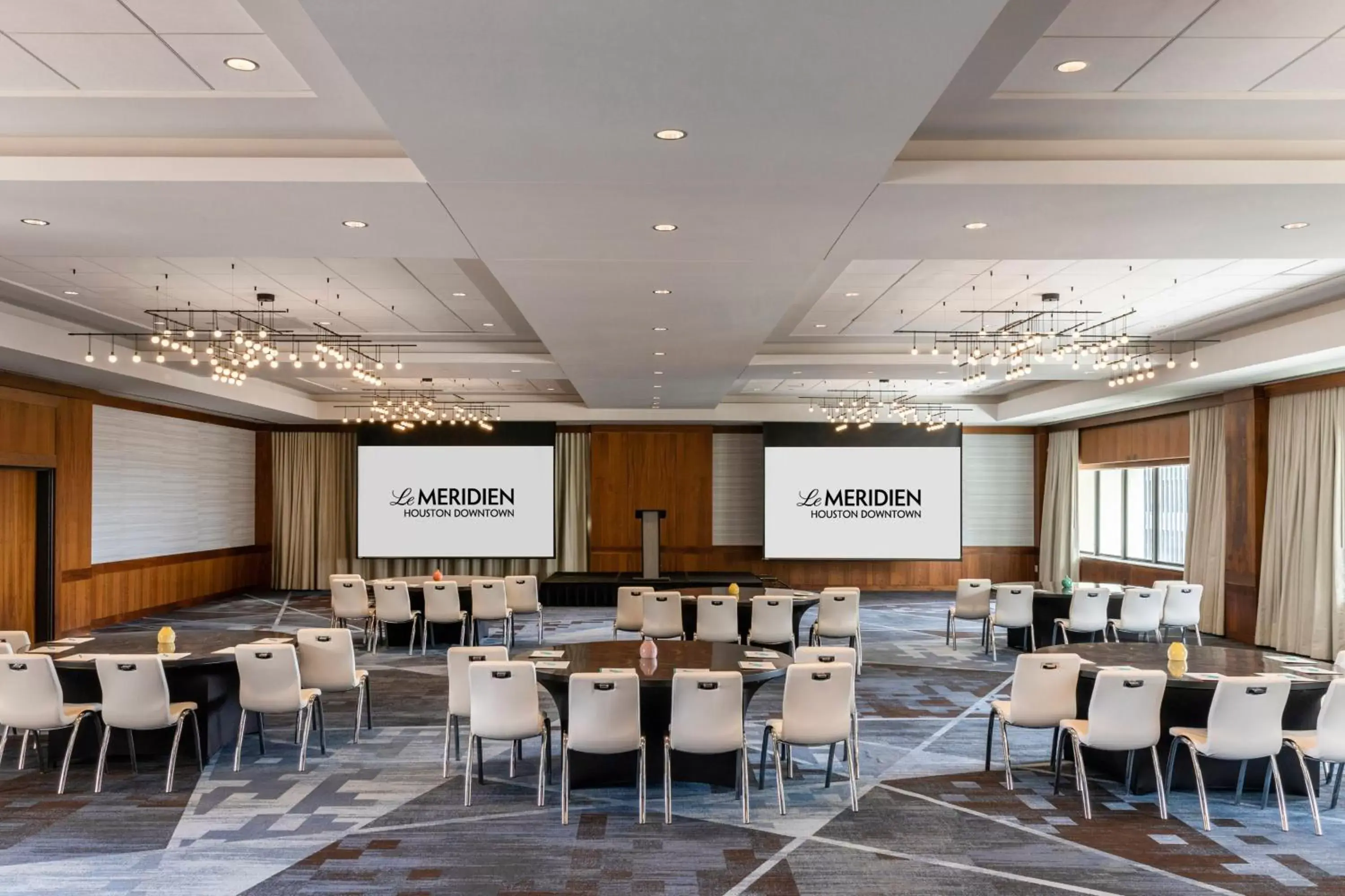 Meeting/conference room, Restaurant/Places to Eat in Le Meridien Houston Downtown
