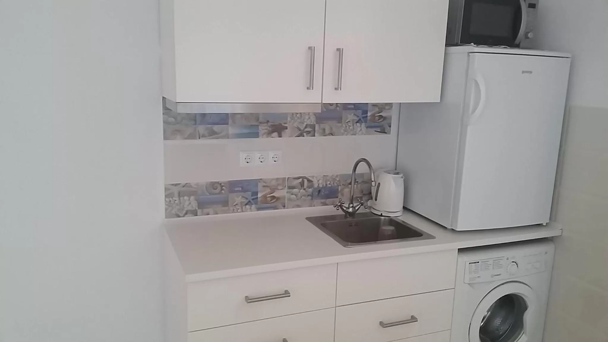 Kitchen or kitchenette, Kitchen/Kitchenette in PURE WELLNESS SEA-VIEW Beluga & Dolphin Luxury HOTEL apartments