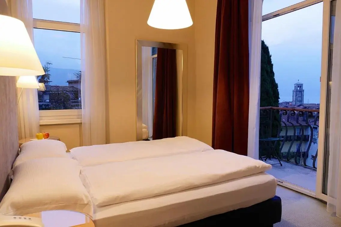 Bedroom, Room Photo in Hotel Villa Miravalle