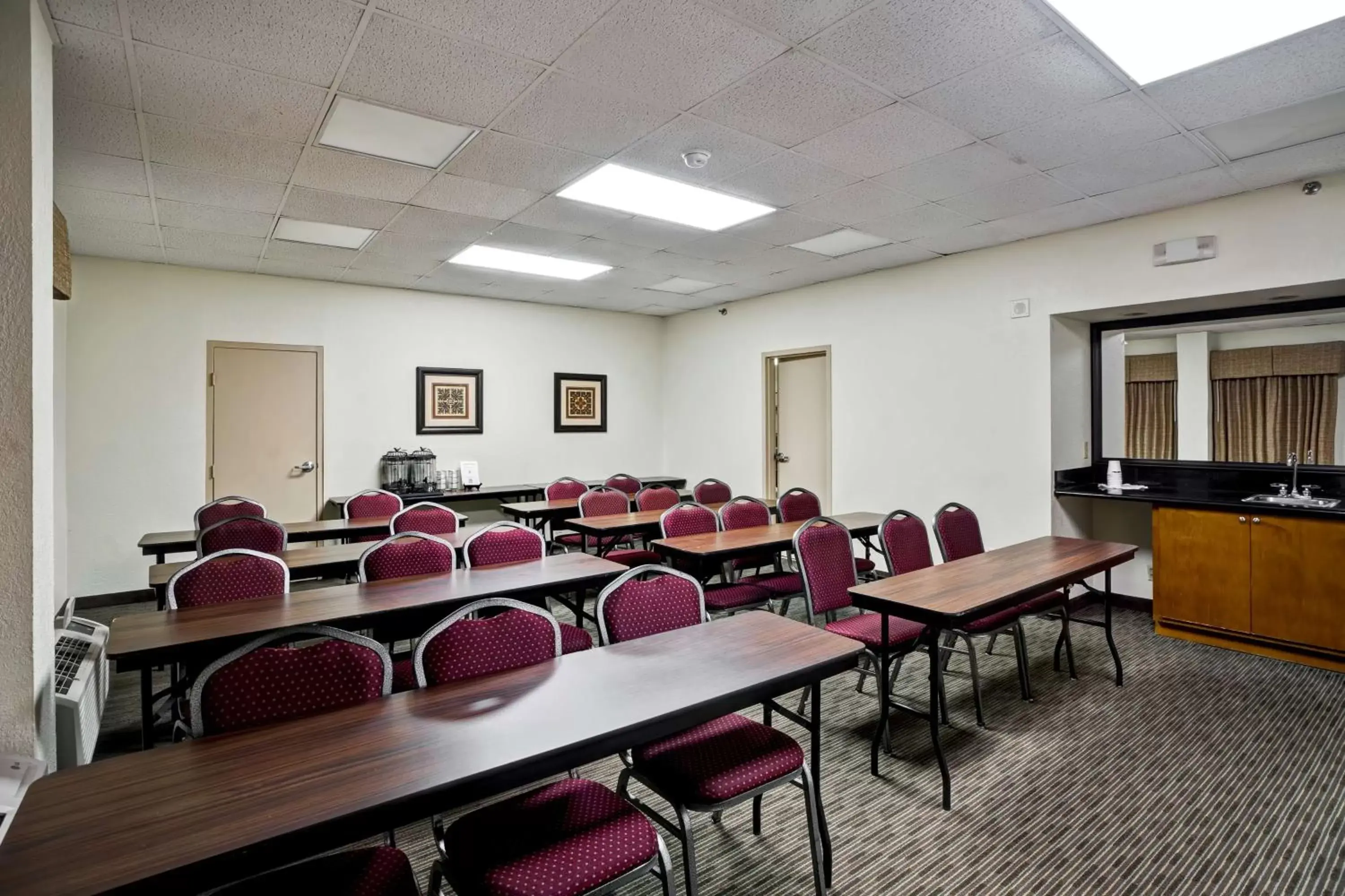 Meeting/conference room in Hampton Inn Knoxville-Airport