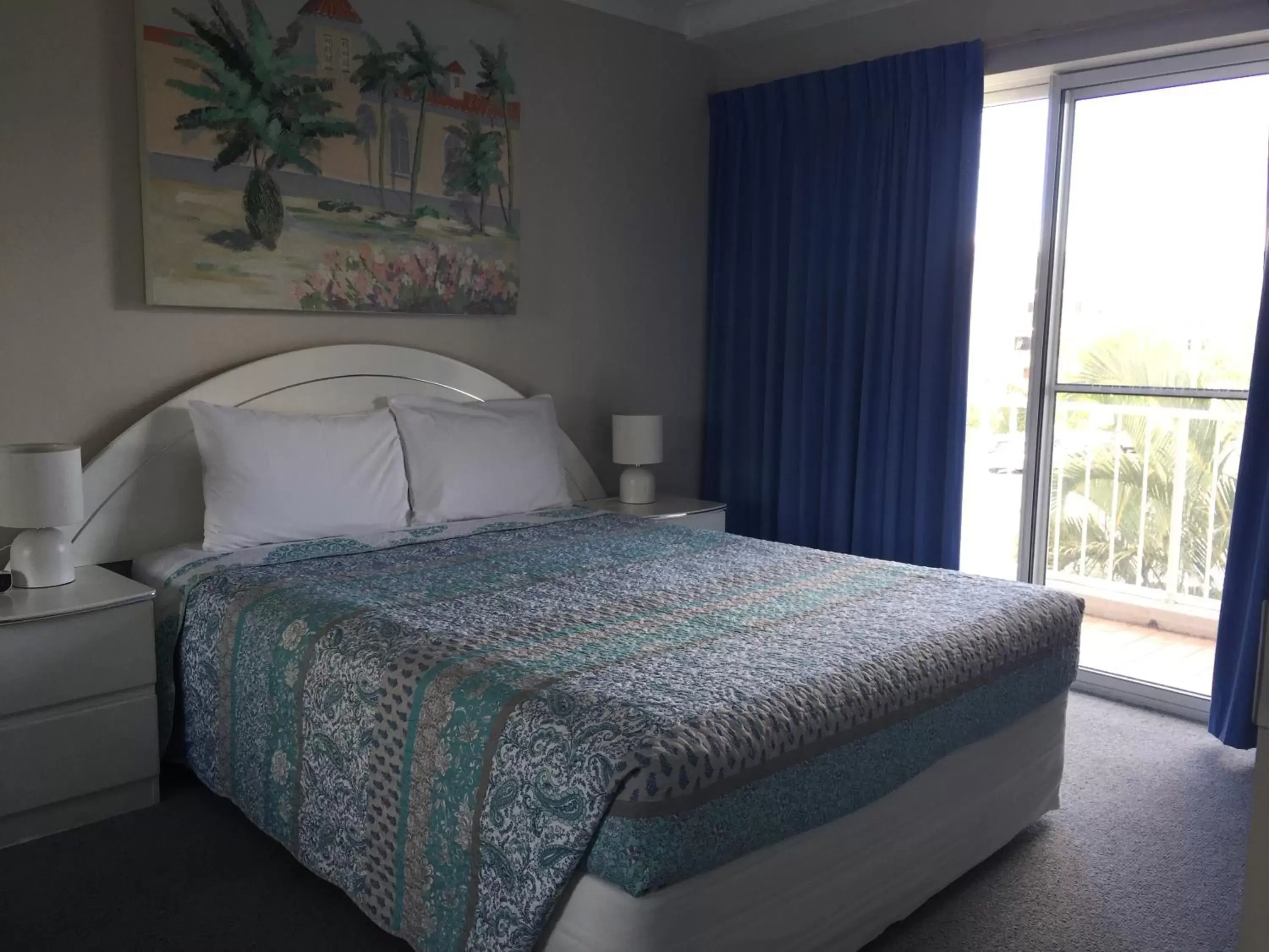 Bed in Pelican Cove Apartments