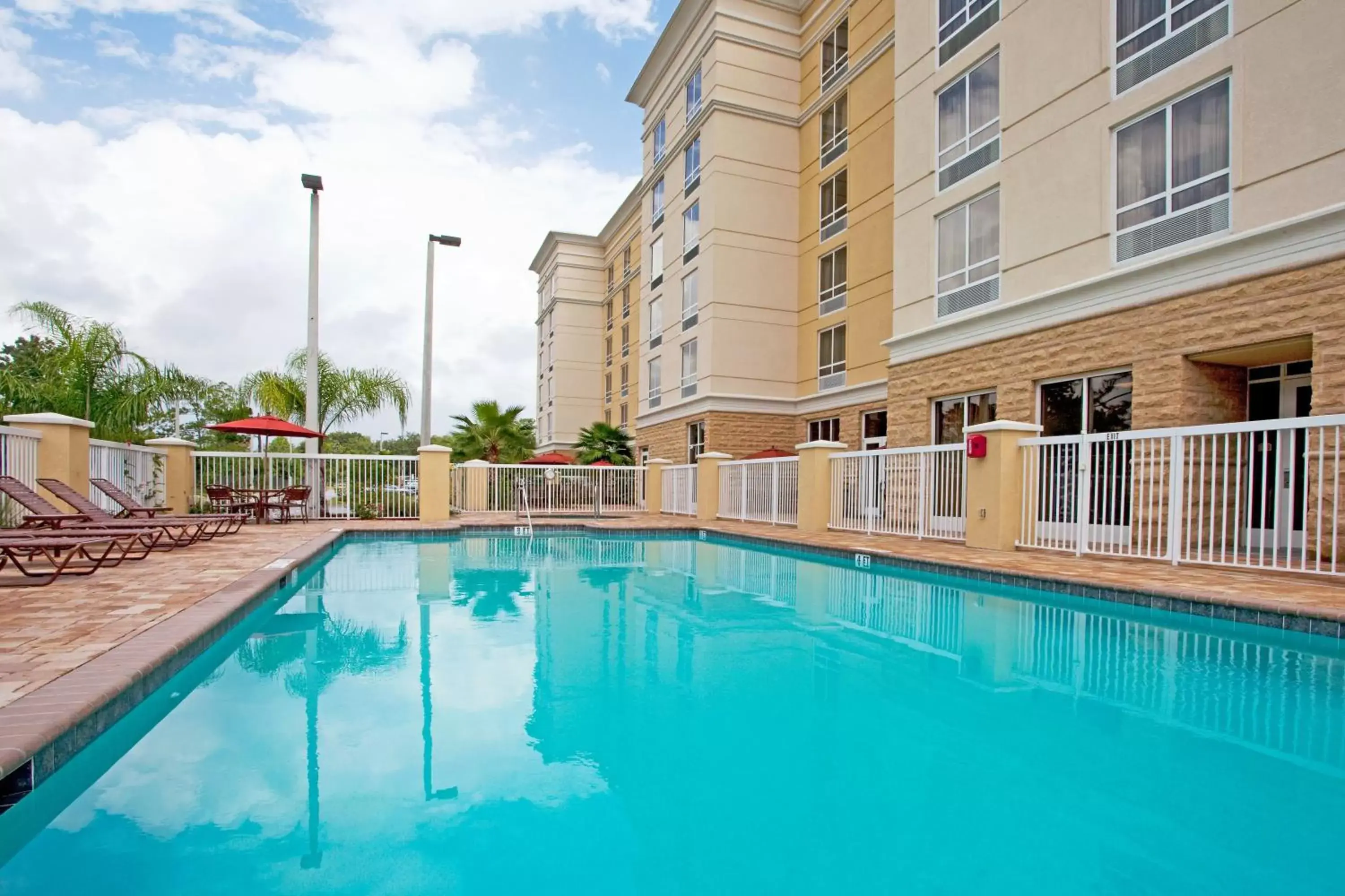 Swimming pool in Holiday Inn Hotel & Suites - Orange Park - Wells Rd. Swimming pool in Holiday Inn Hotel & Suites - Orange Park - Wells Rd.