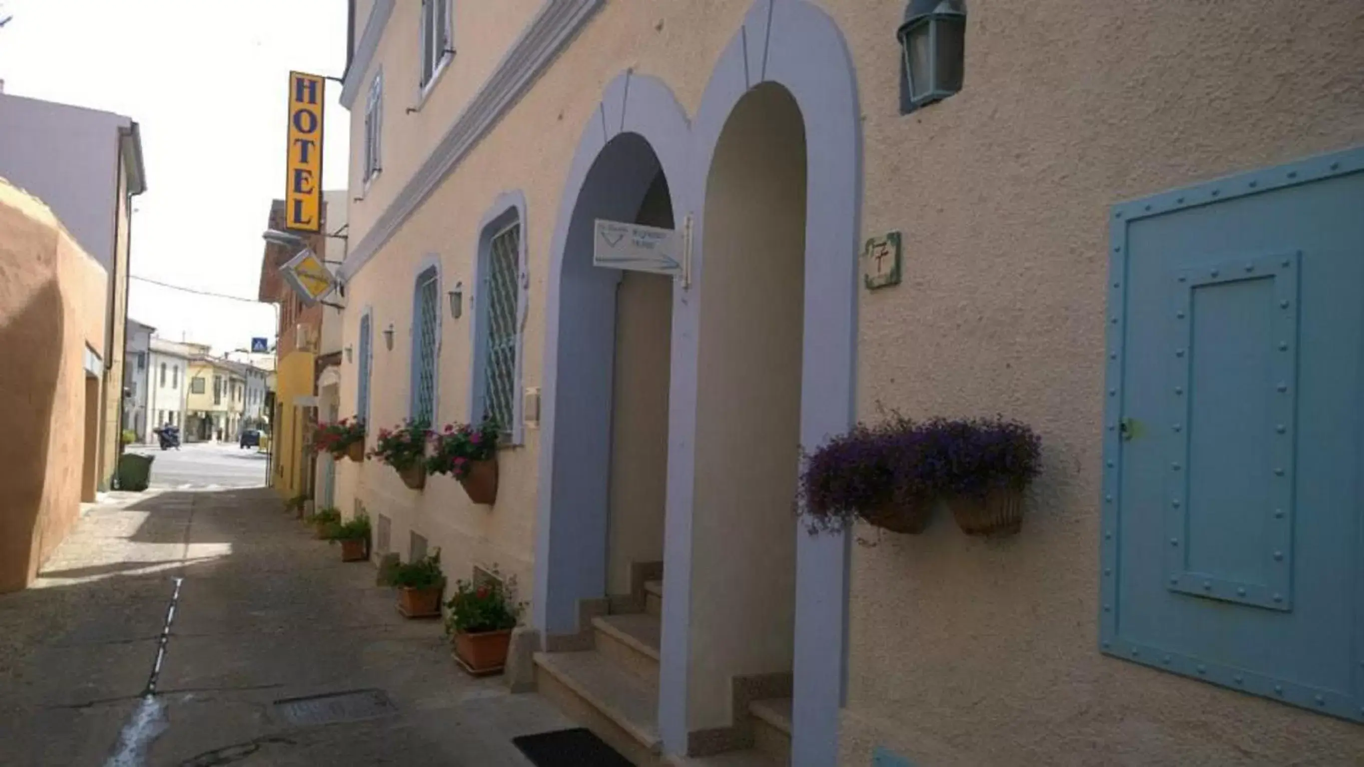 Facade/entrance in Hotel Su Barchile