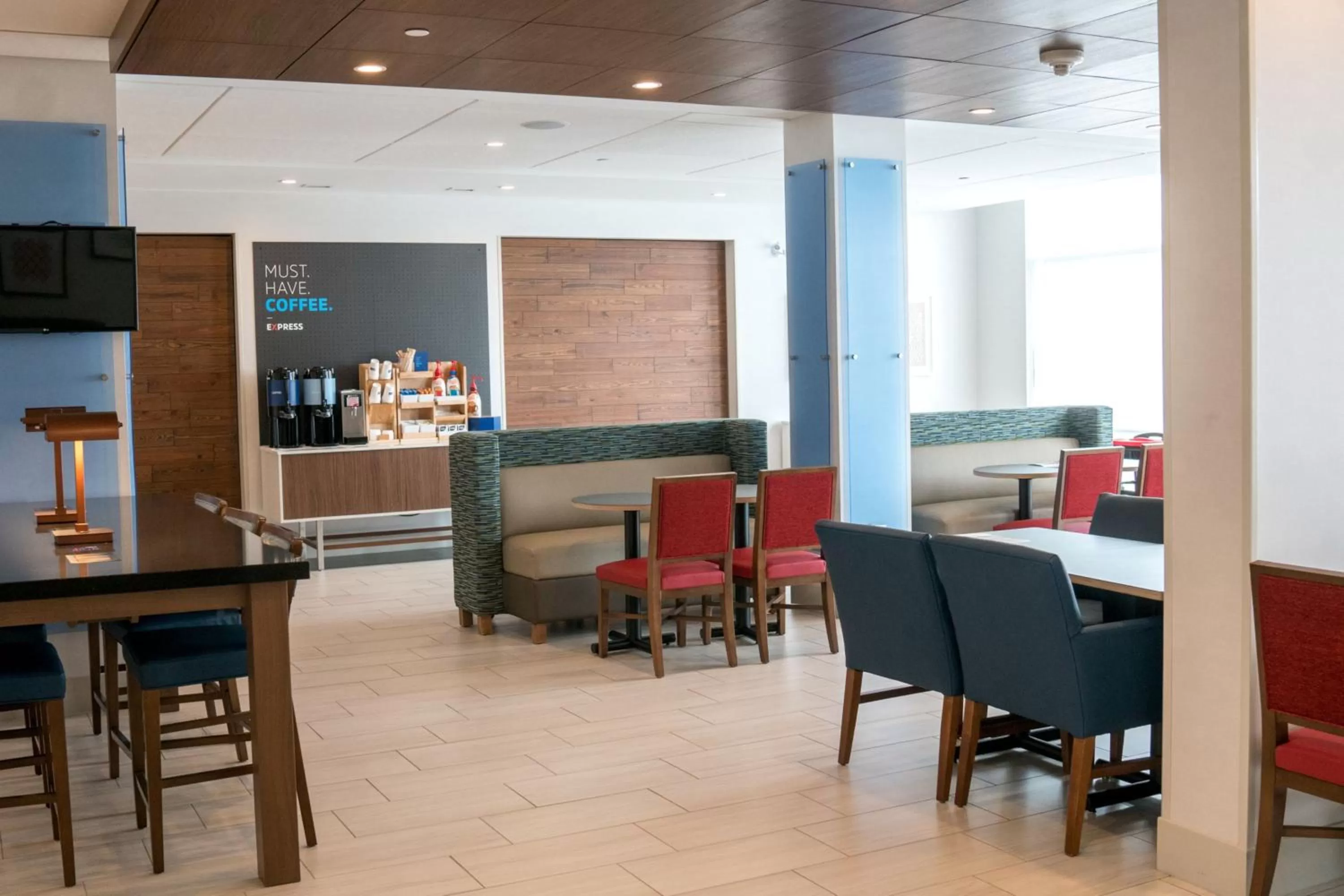 Breakfast in Holiday Inn Express & Suites - Brandon by IHG