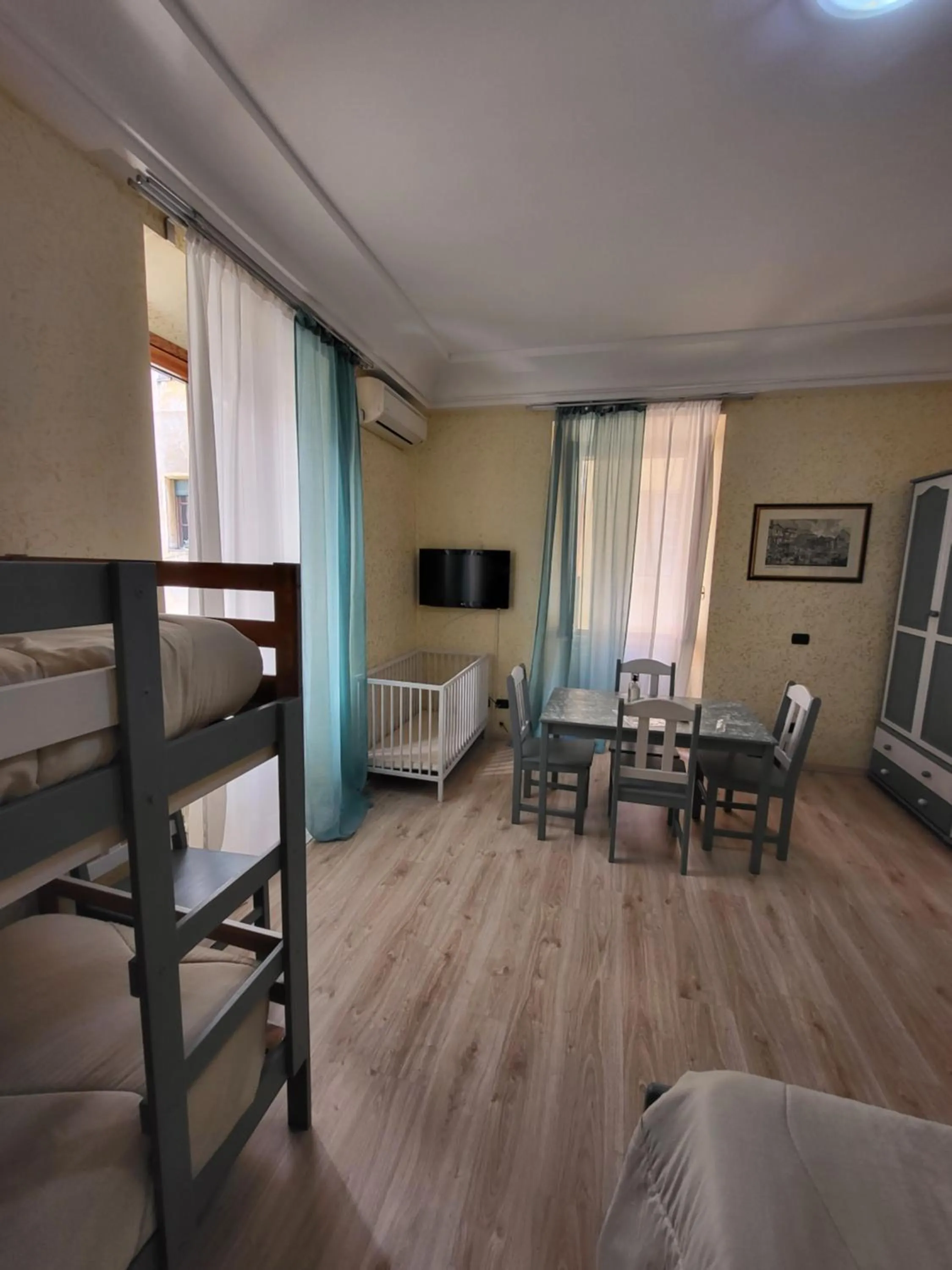 Bed in St. Peter's Rooms Rome