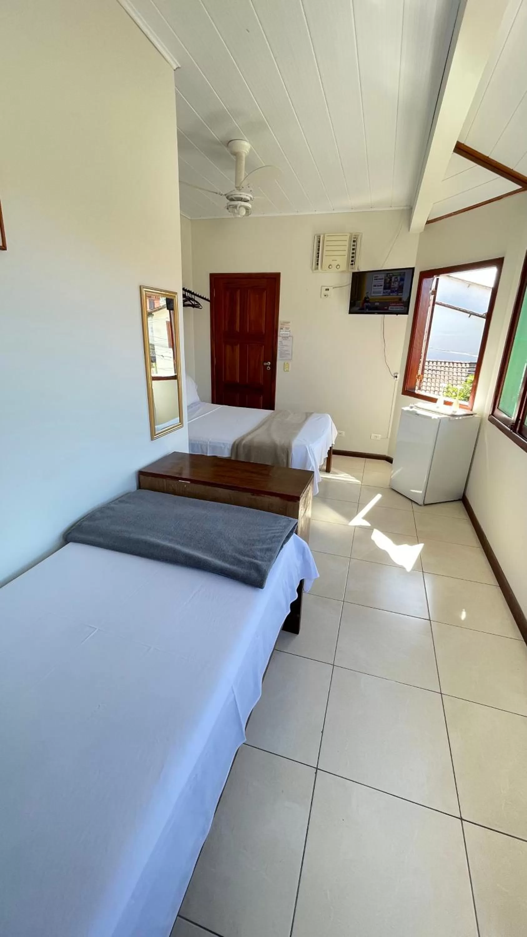 Photo of the whole room, Bed in Pousada Brisa do Leste