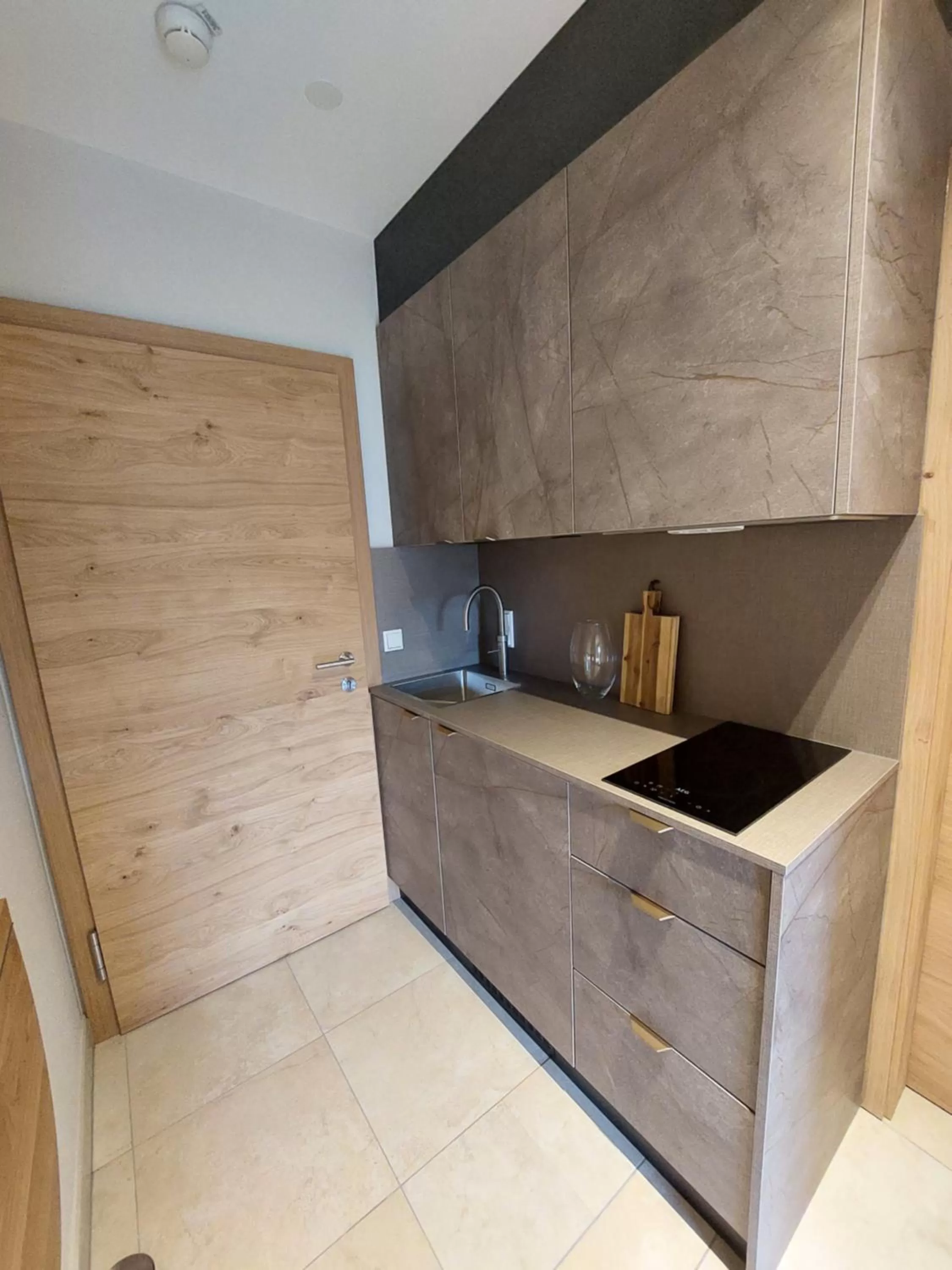 Kitchen or kitchenette in Auhof Wirtshaus & Suiten