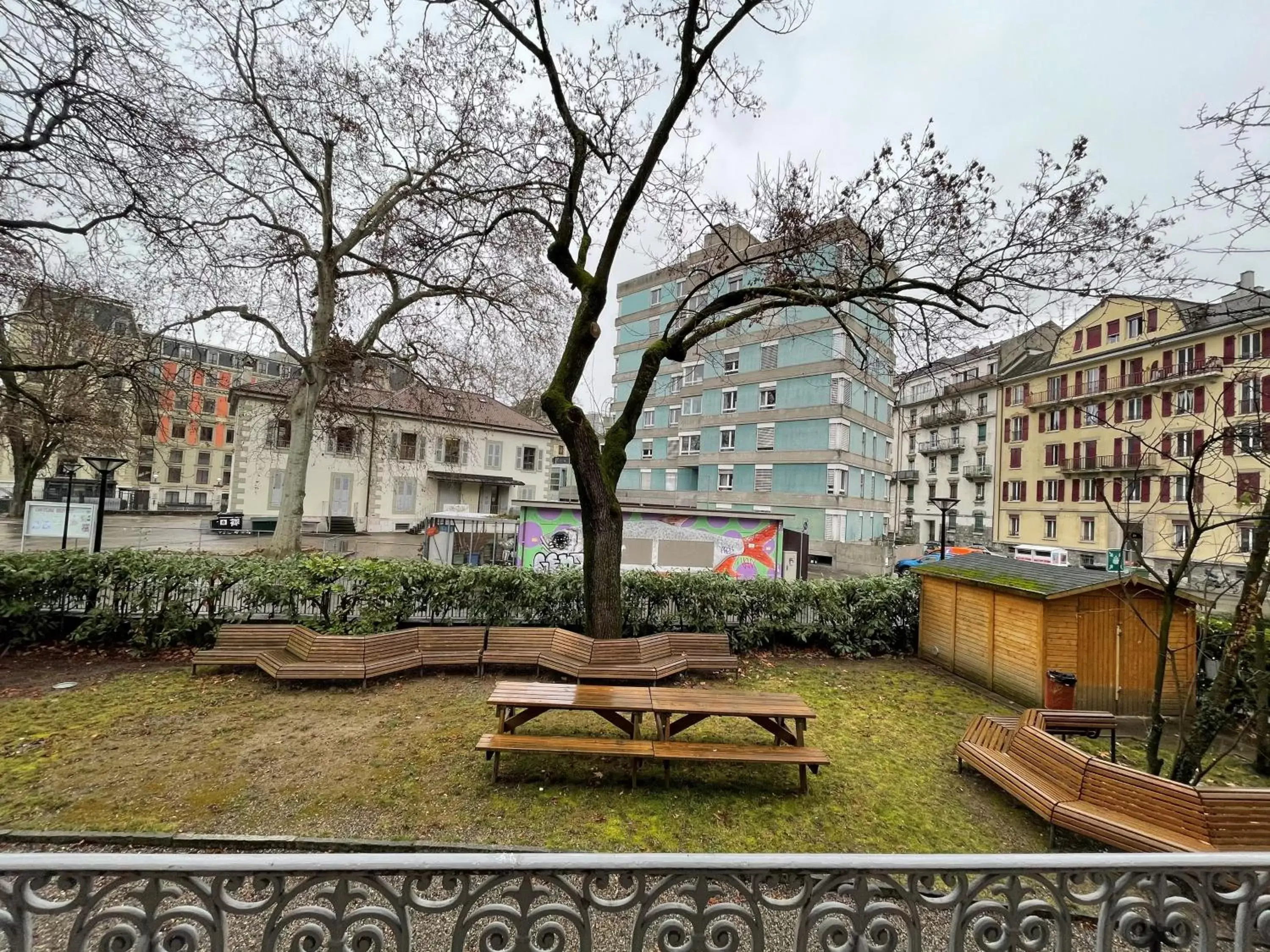 Garden, Property Building in Geneva Hostel