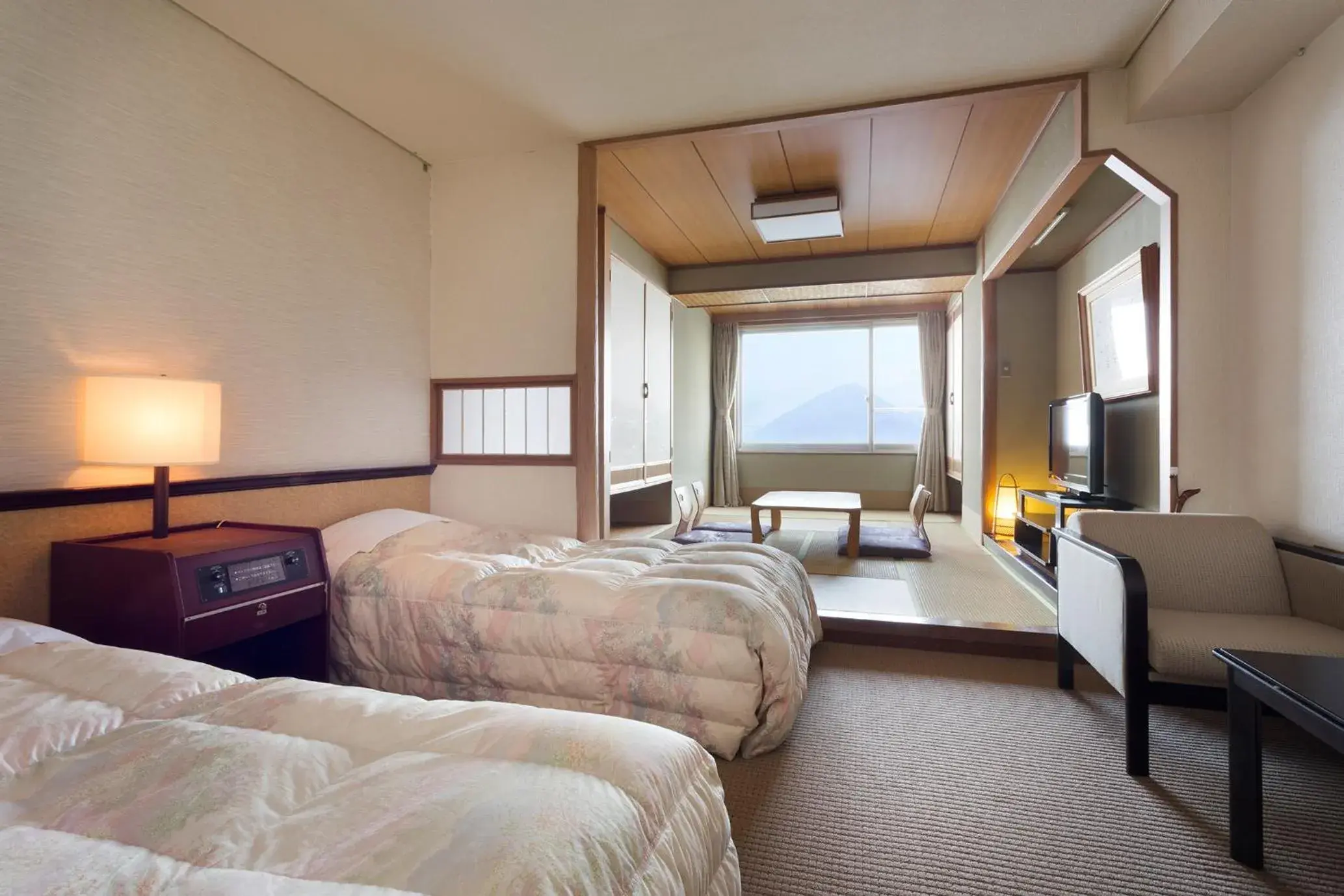 Photo of the whole room, Bed in Toya Kohantei Hotel