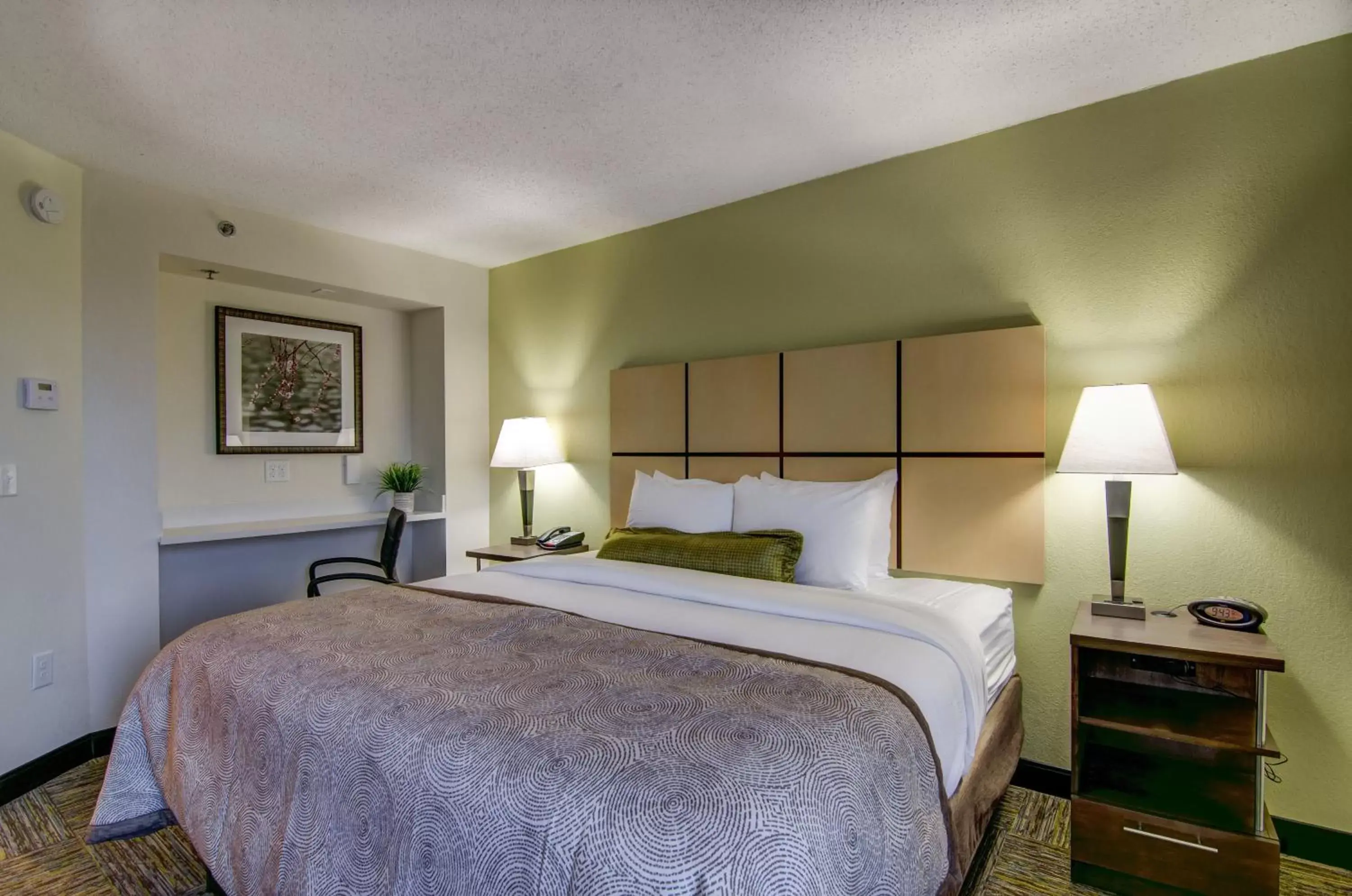 Bedroom, Bed in Candlewood Suites Richmond - West Broad, an IHG Hotel