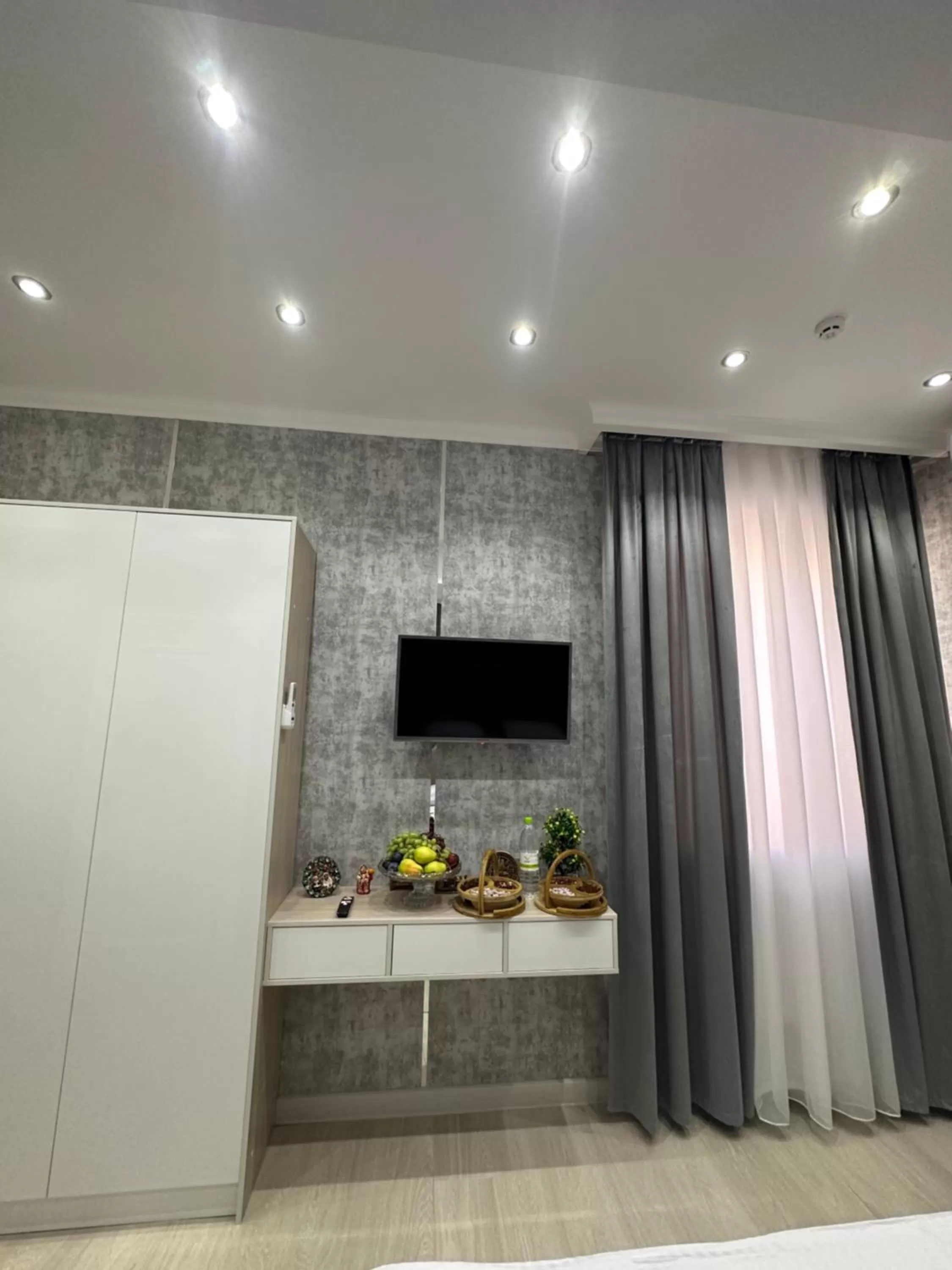 TV and multimedia in New Minor Hotel